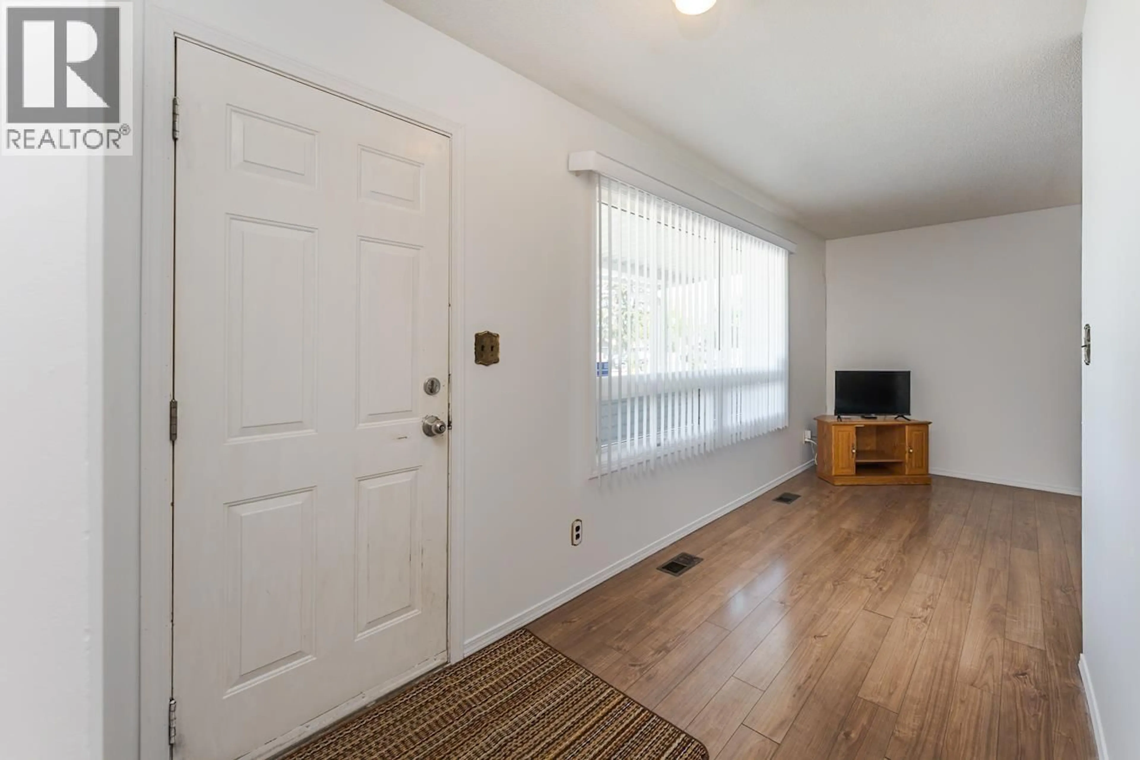 Indoor entryway for 2469 15TH AVENUE, Prince George British Columbia V2M1S5