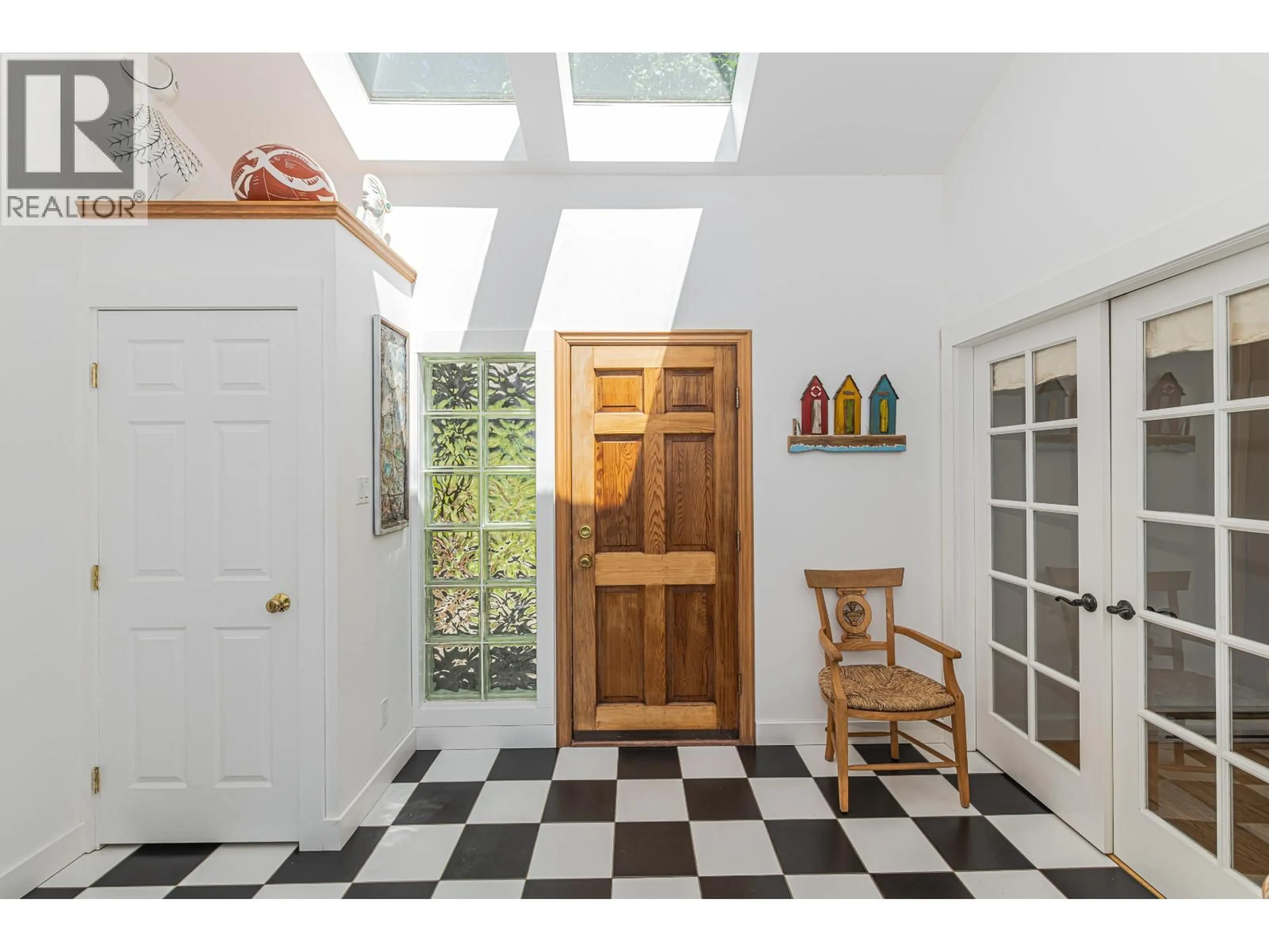 Indoor entryway for 351 ELIZABETH DRIVE, Salt Spring Island British Columbia V8K1J5