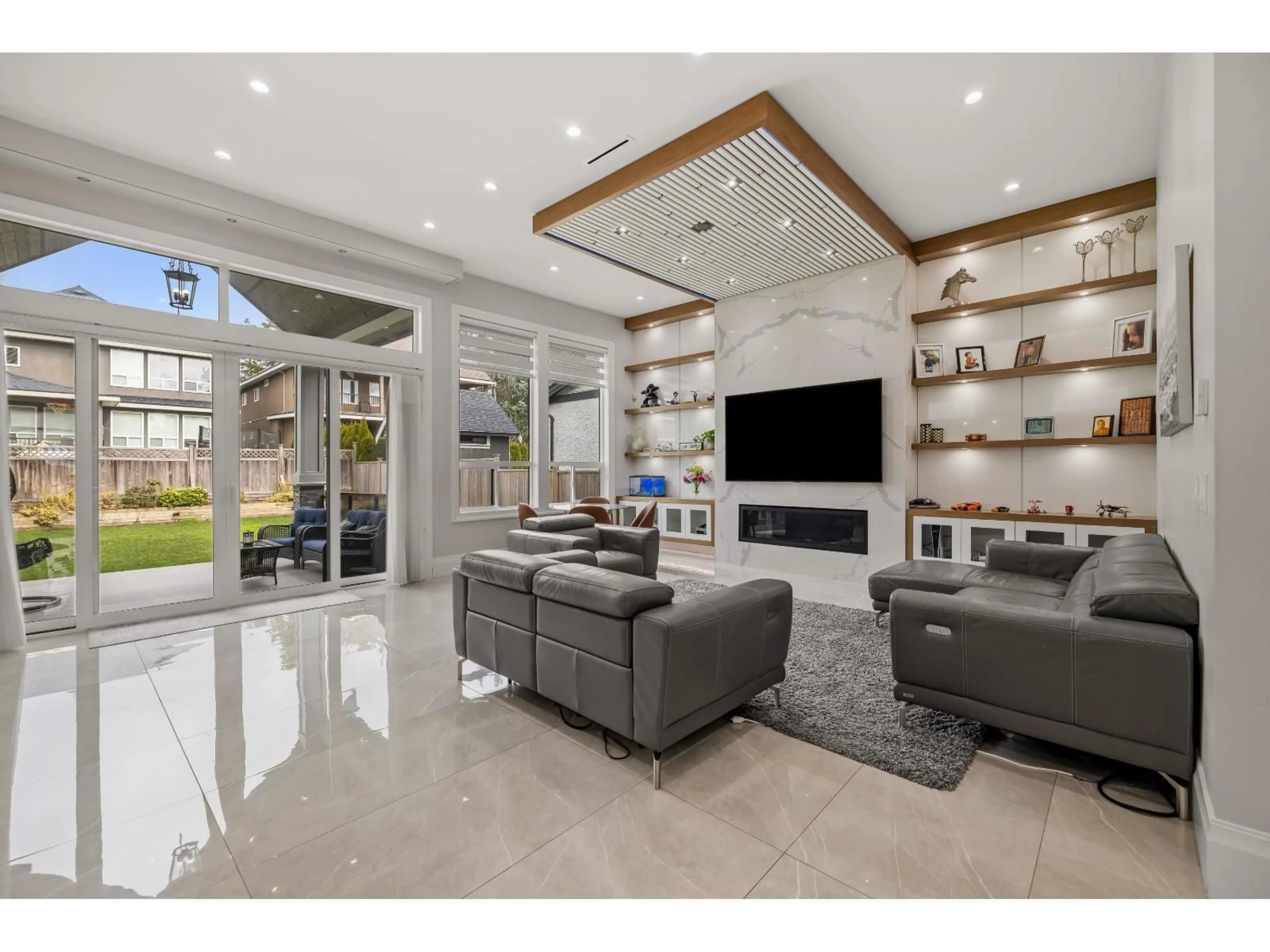 Unknown for 15689 106A AVENUE, Surrey British Columbia V4N1K3