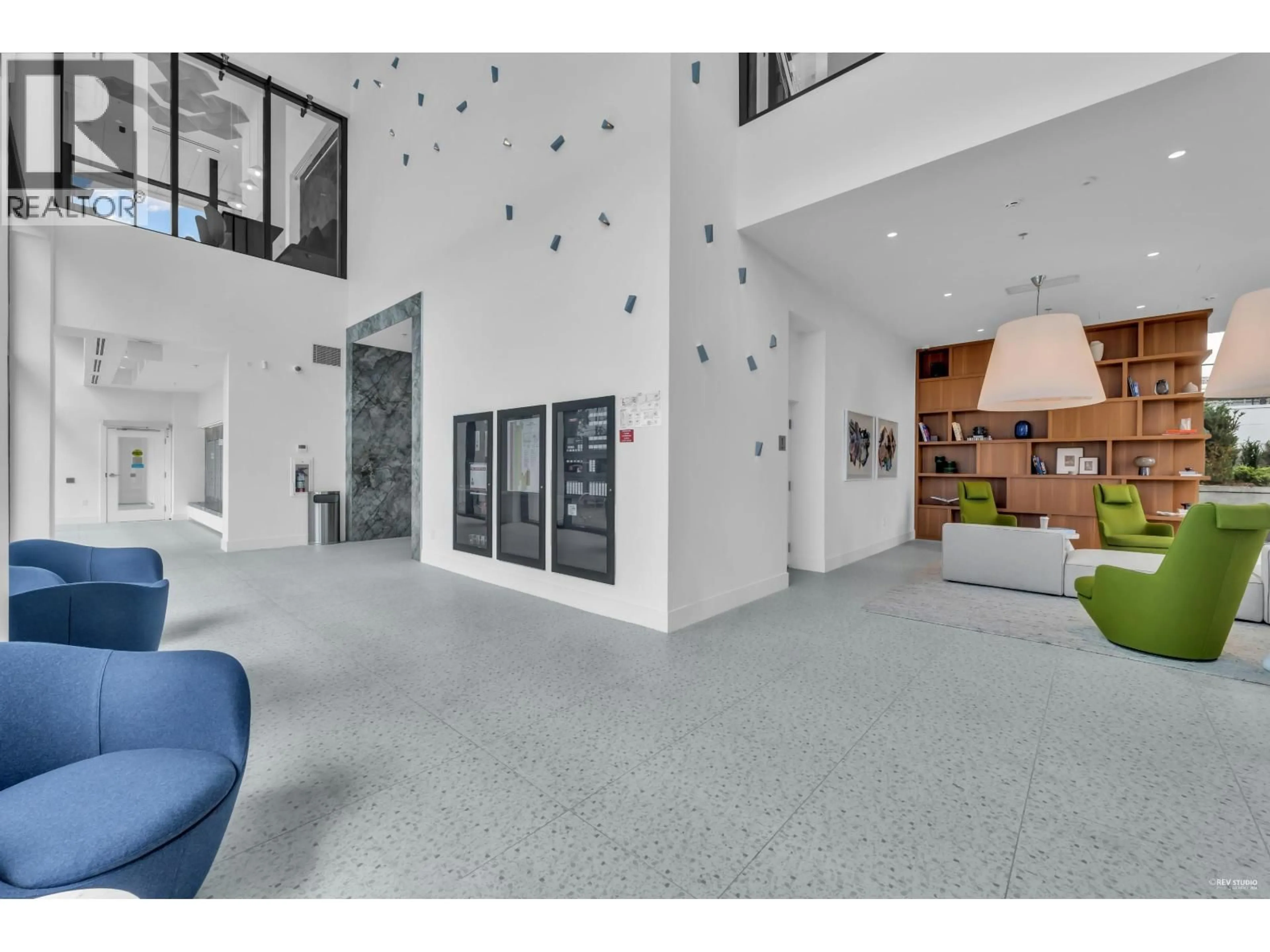 Indoor foyer for 1701 - 2425 ALPHA AVENUE, Burnaby British Columbia V5C0N6