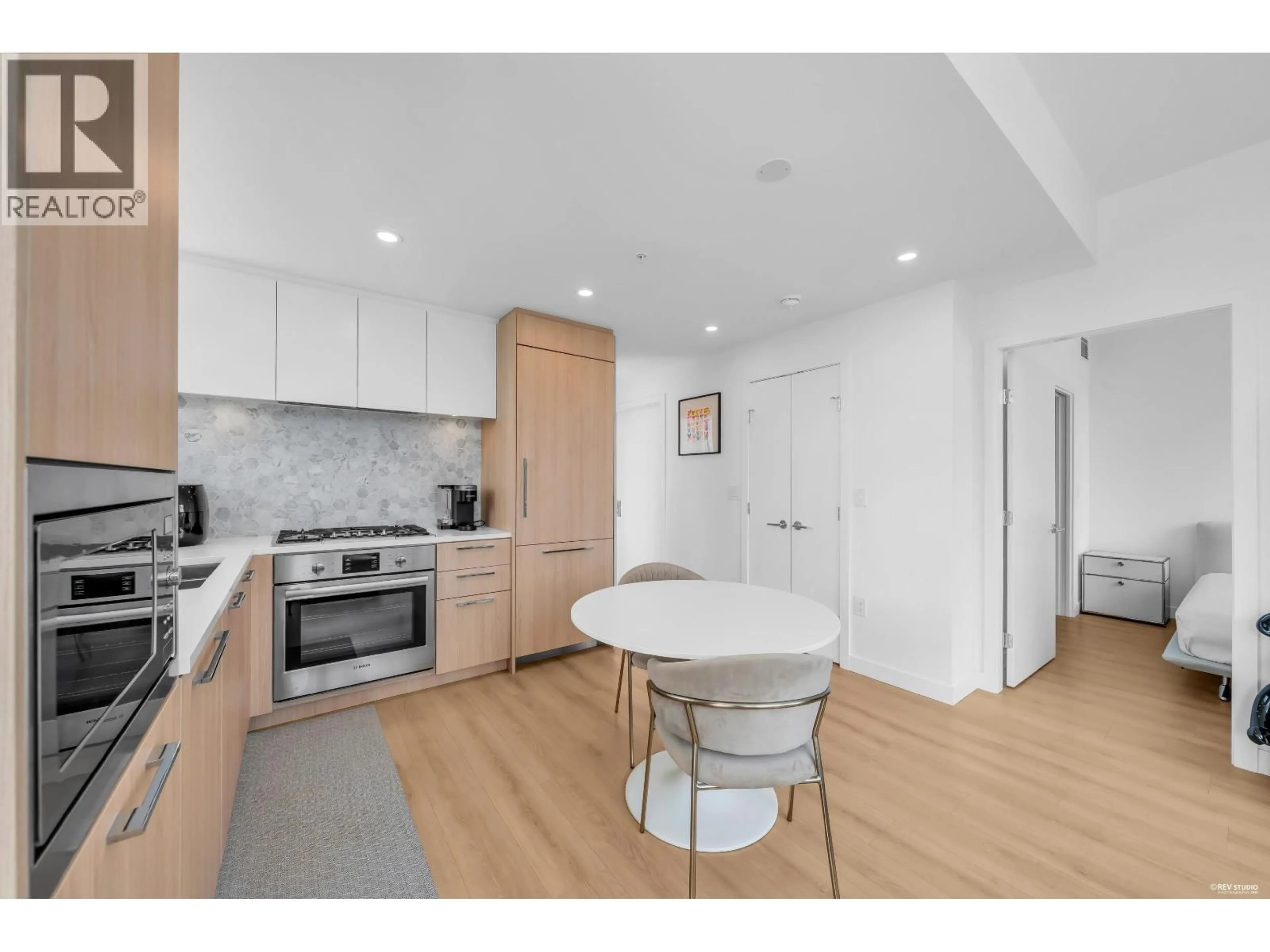 Open concept kitchen, unknown for 1701 - 2425 ALPHA AVENUE, Burnaby British Columbia V5C0N6