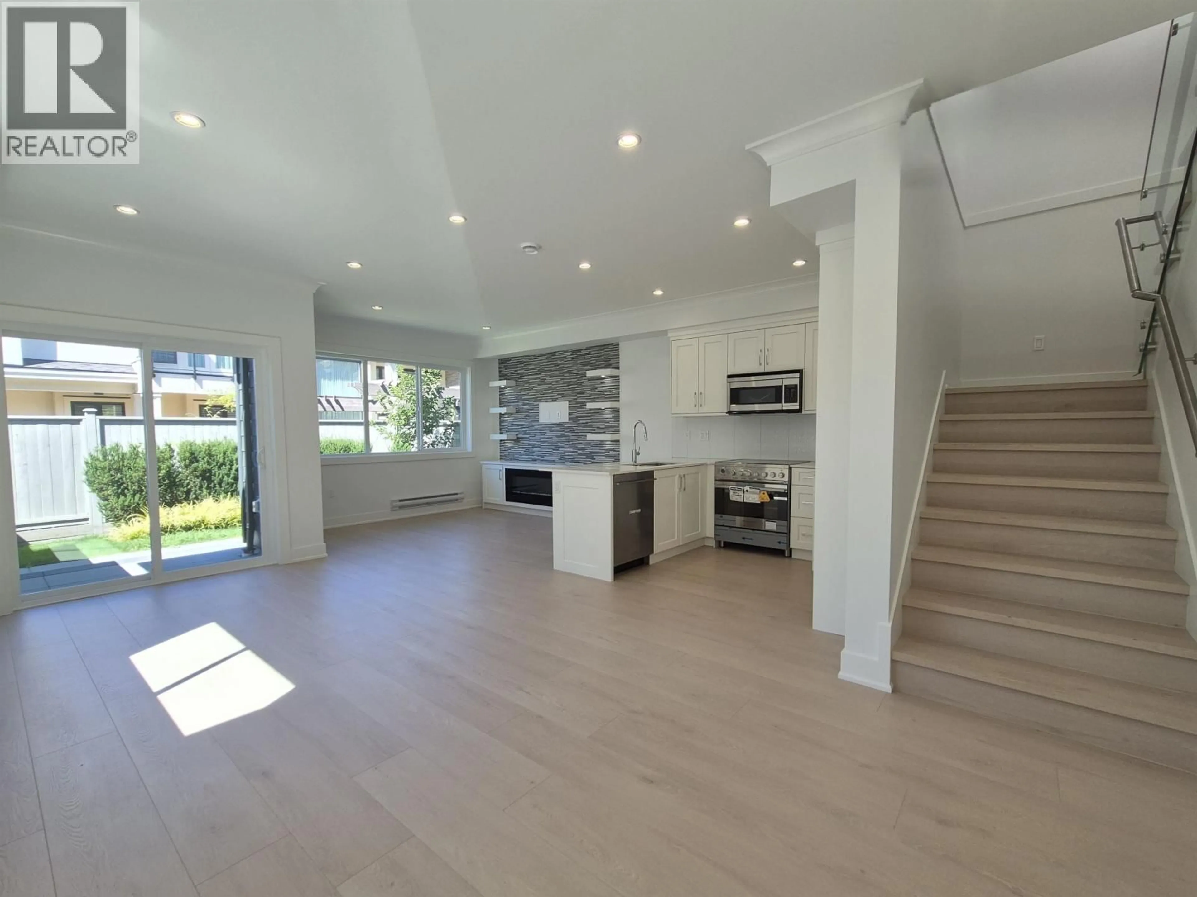 Open concept kitchen, unknown for 102 - 8233 WILLIAMS ROAD, Richmond British Columbia V7A1G4