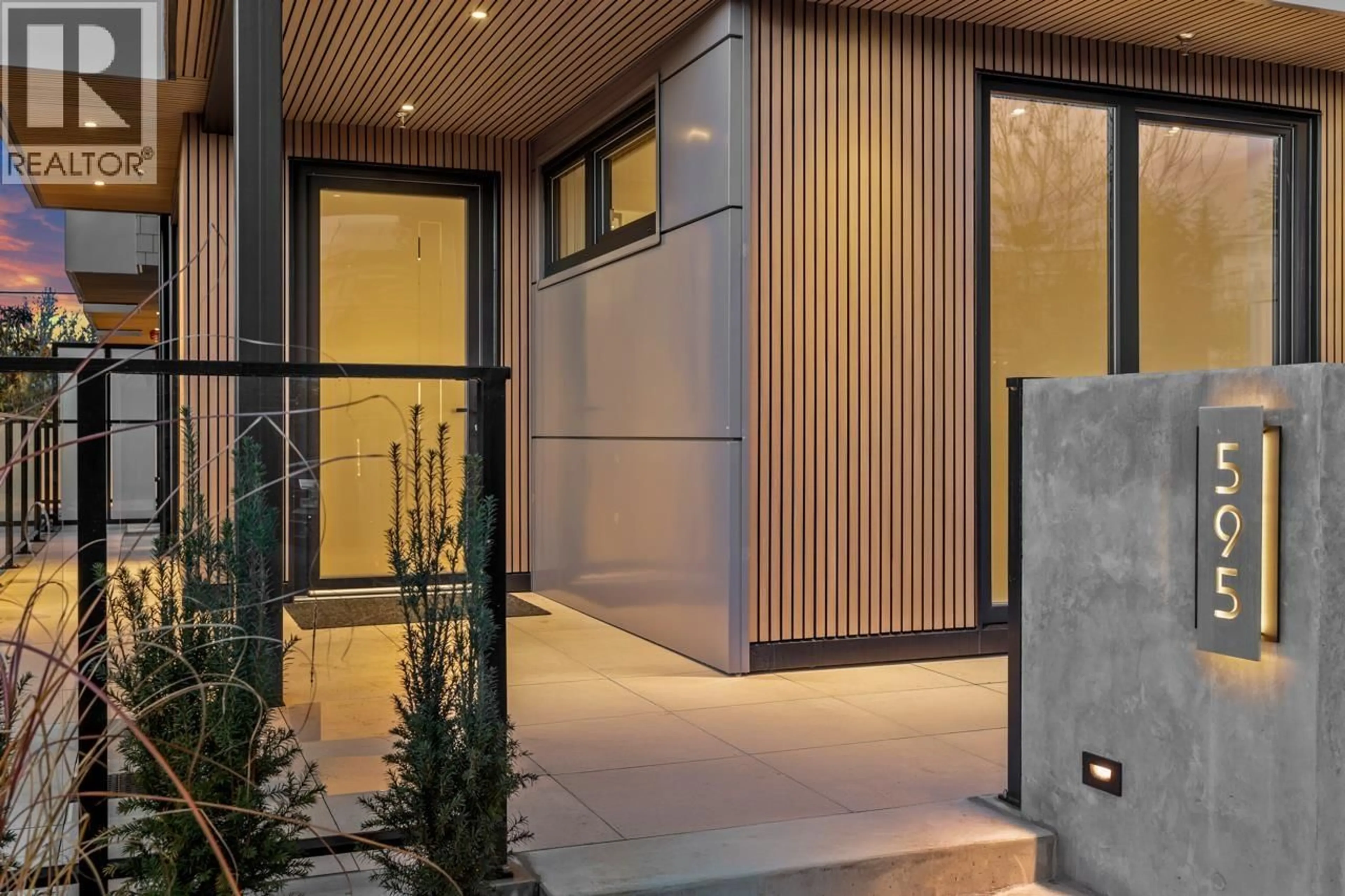 Indoor entryway for 595 29TH AVENUE, Vancouver British Columbia V5Z2H8