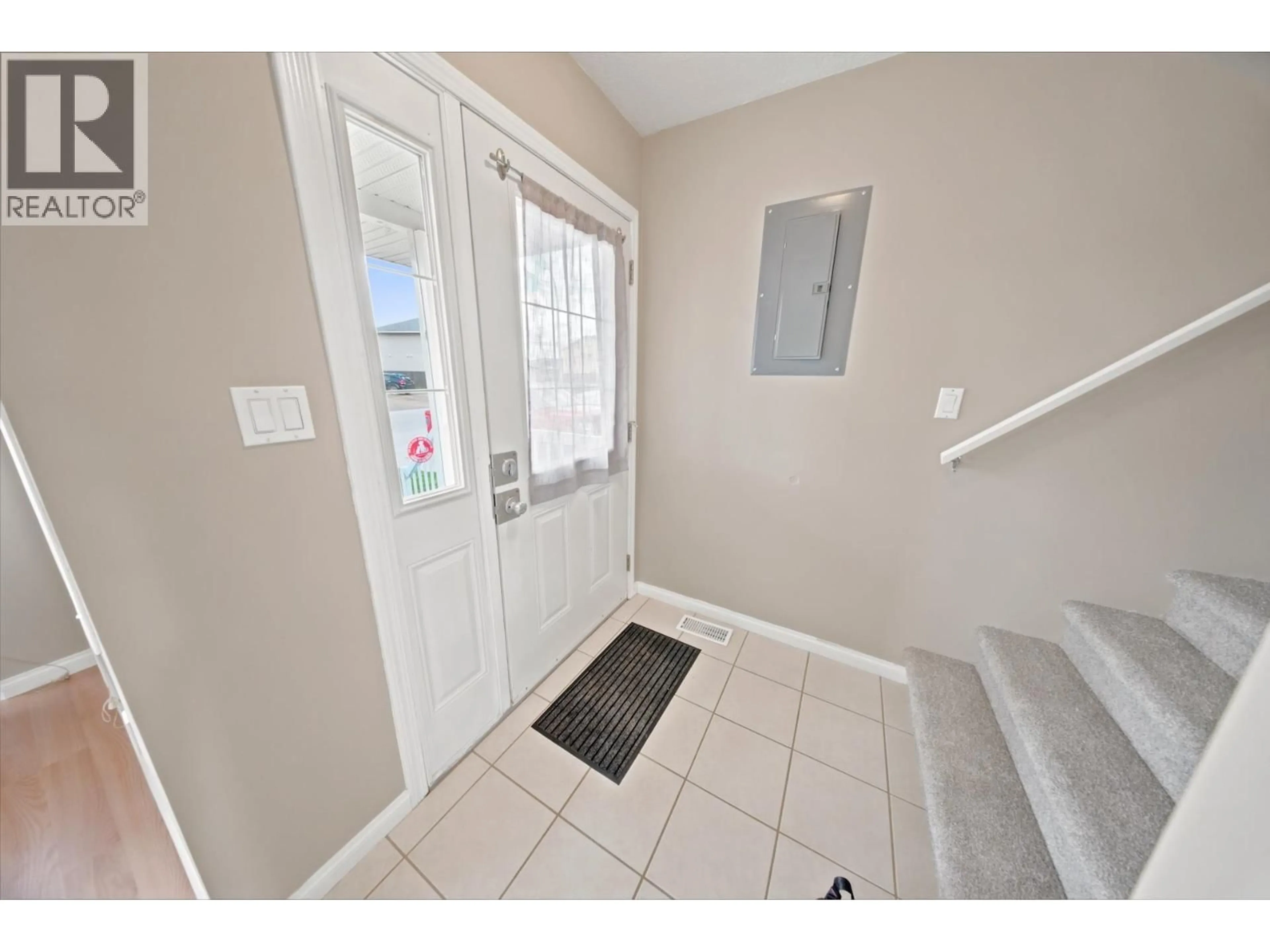 Indoor entryway for 8419 86 AVENUE, Fort St. John British Columbia V1J0G4