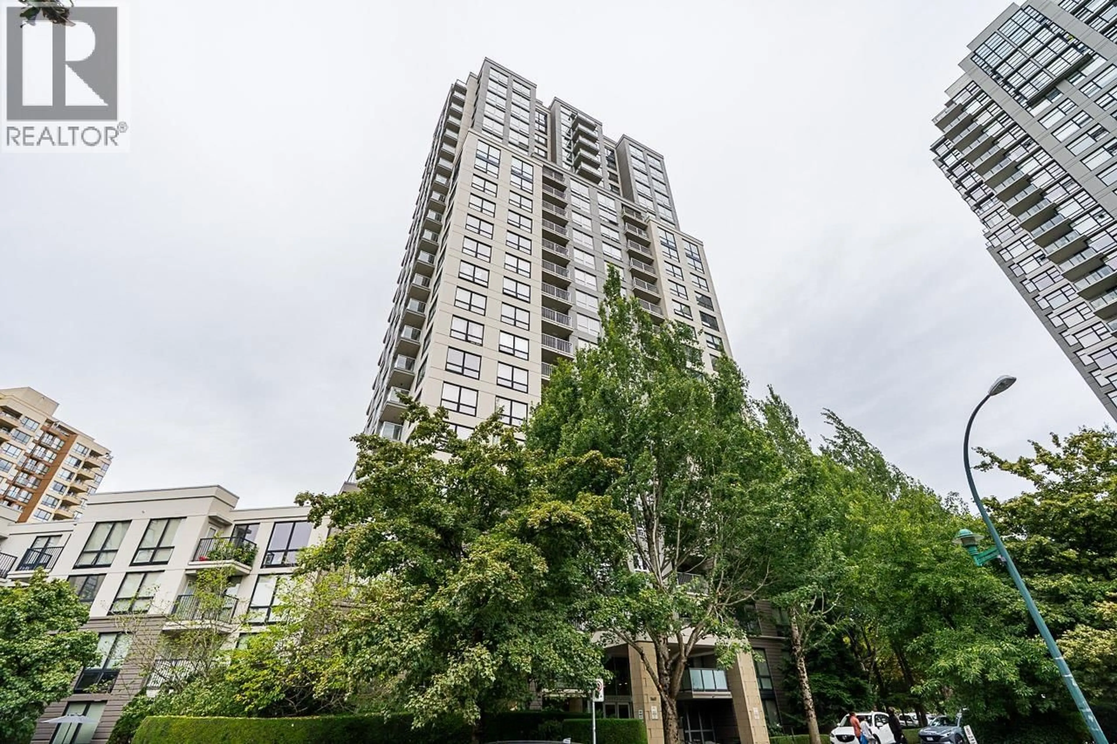 Patio, unknown for 2409 - 3663 CROWLEY DRIVE, Vancouver British Columbia V5R6H4