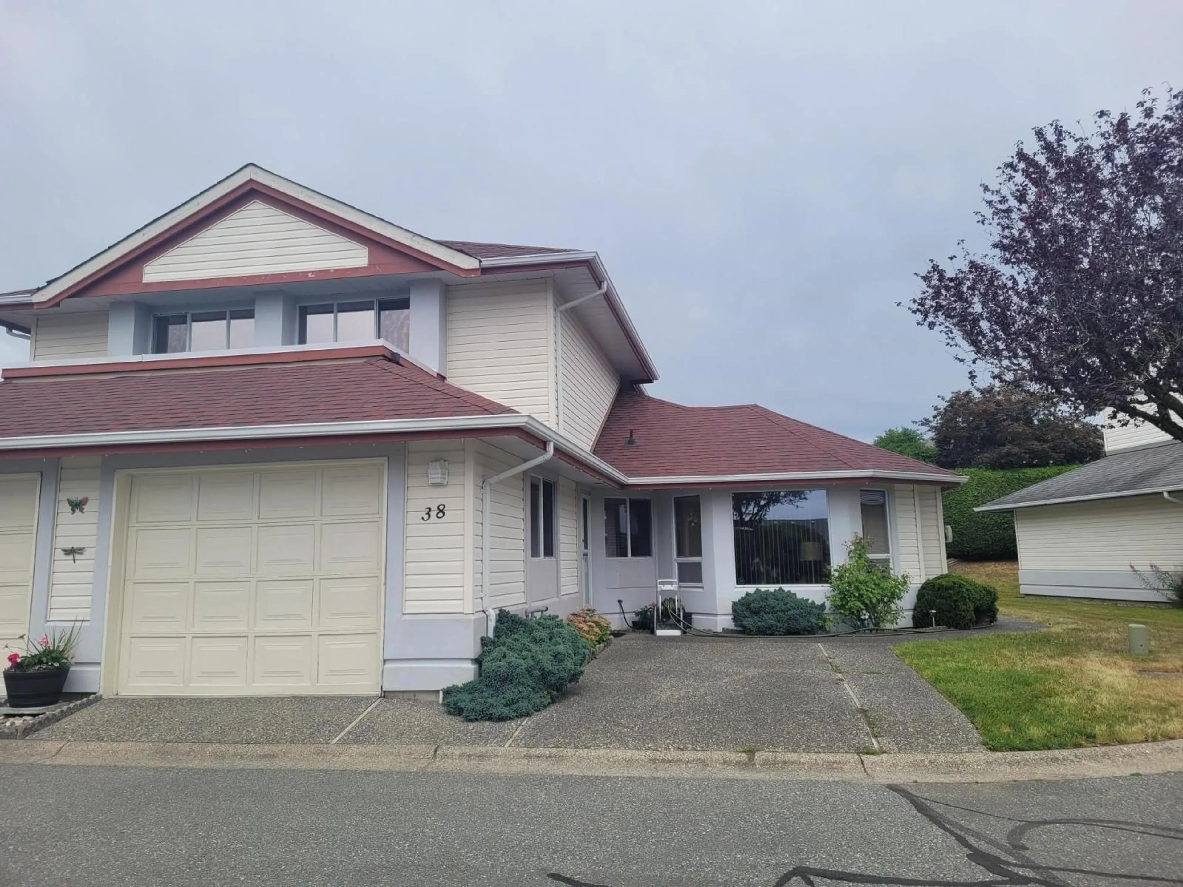 Home with vinyl exterior material, street for 38 - 31406 UPPER MACLURE ROAD, Abbotsford British Columbia V2T5L8