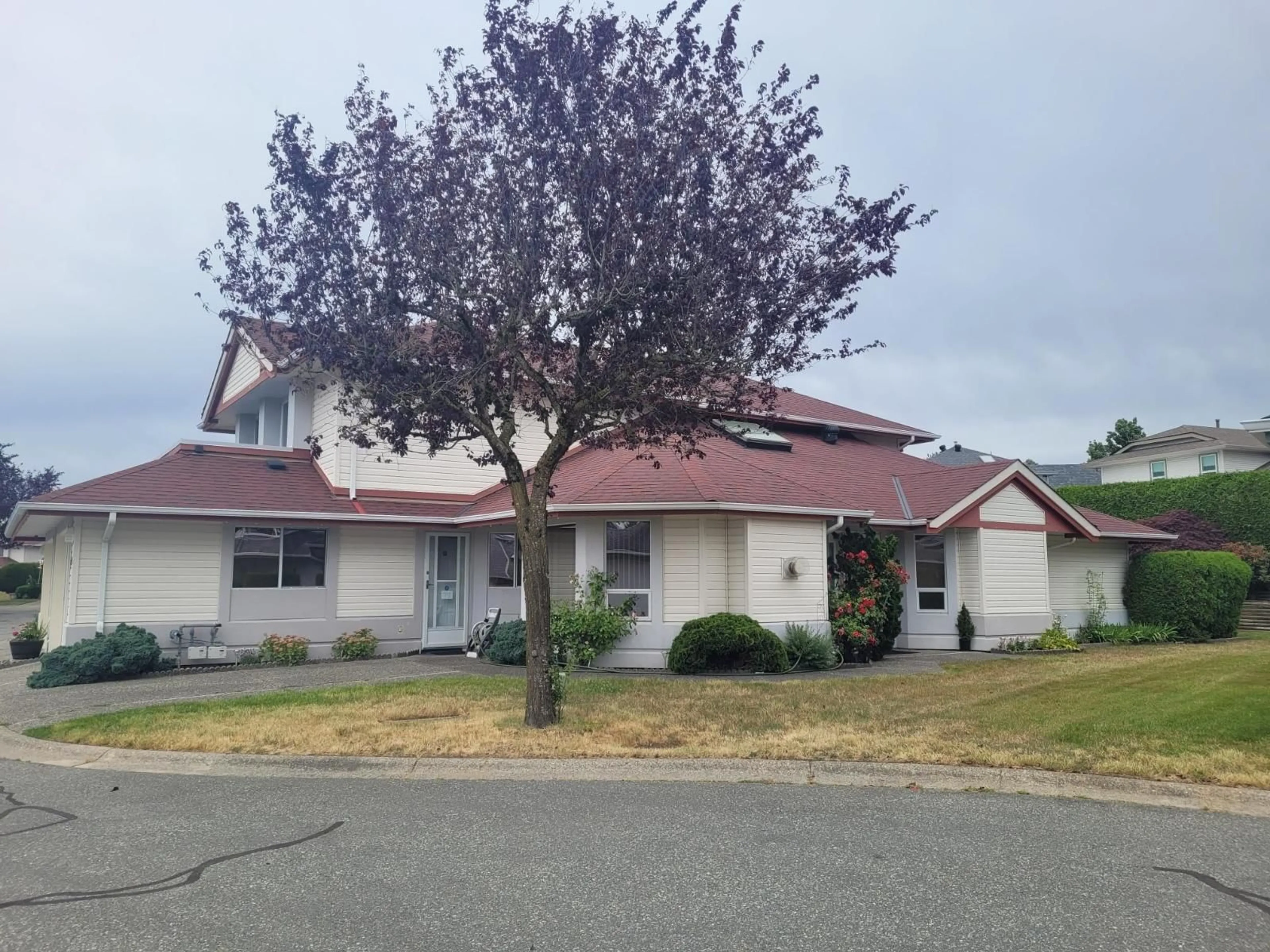 Home with vinyl exterior material, street for 38 - 31406 UPPER MACLURE ROAD, Abbotsford British Columbia V2T5L8