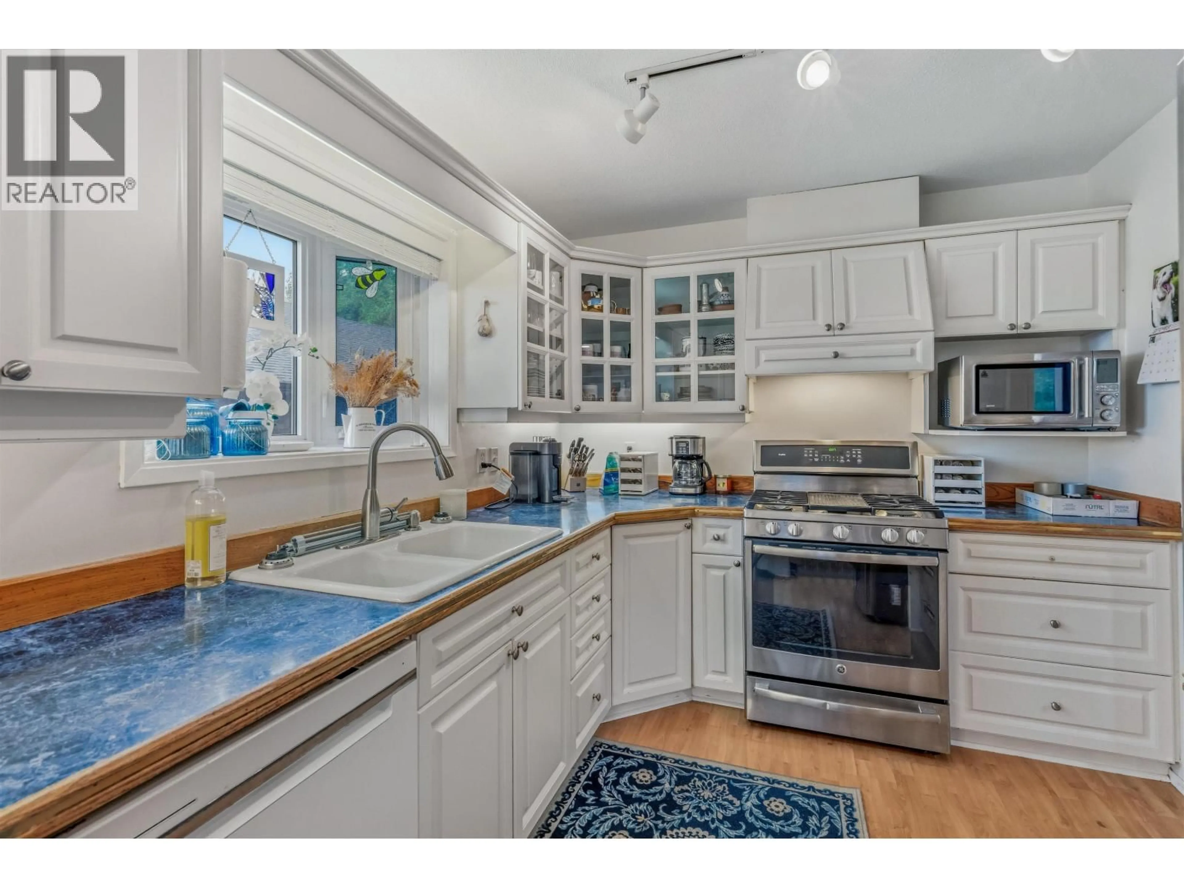 Open concept kitchen, ceramic/tile floor for 2814 CALHOUN CRESCENT, Prince George British Columbia V2N5J7