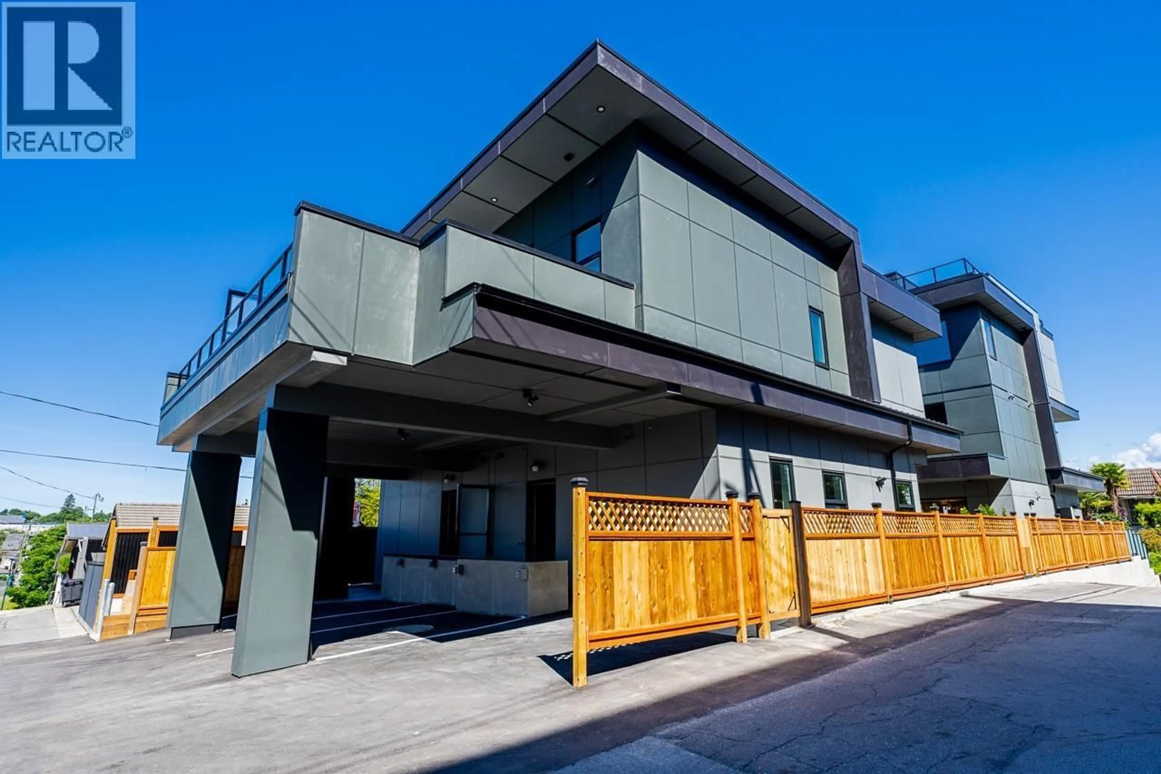 Unknown for 1 - 678 22ND AVENUE, Vancouver British Columbia V5V1V4