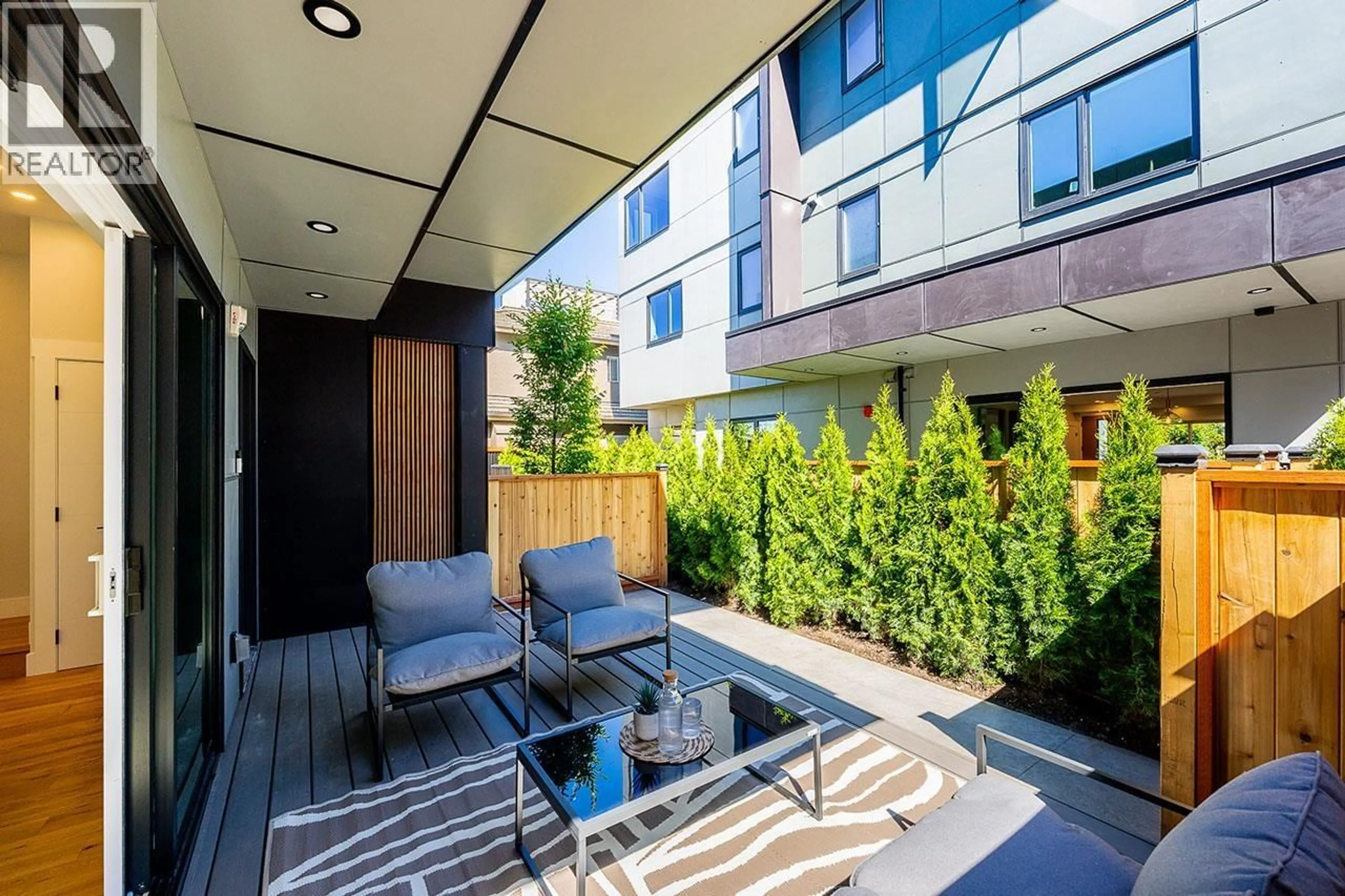 Patio, street for 1 - 678 22ND AVENUE, Vancouver British Columbia V5V1V4