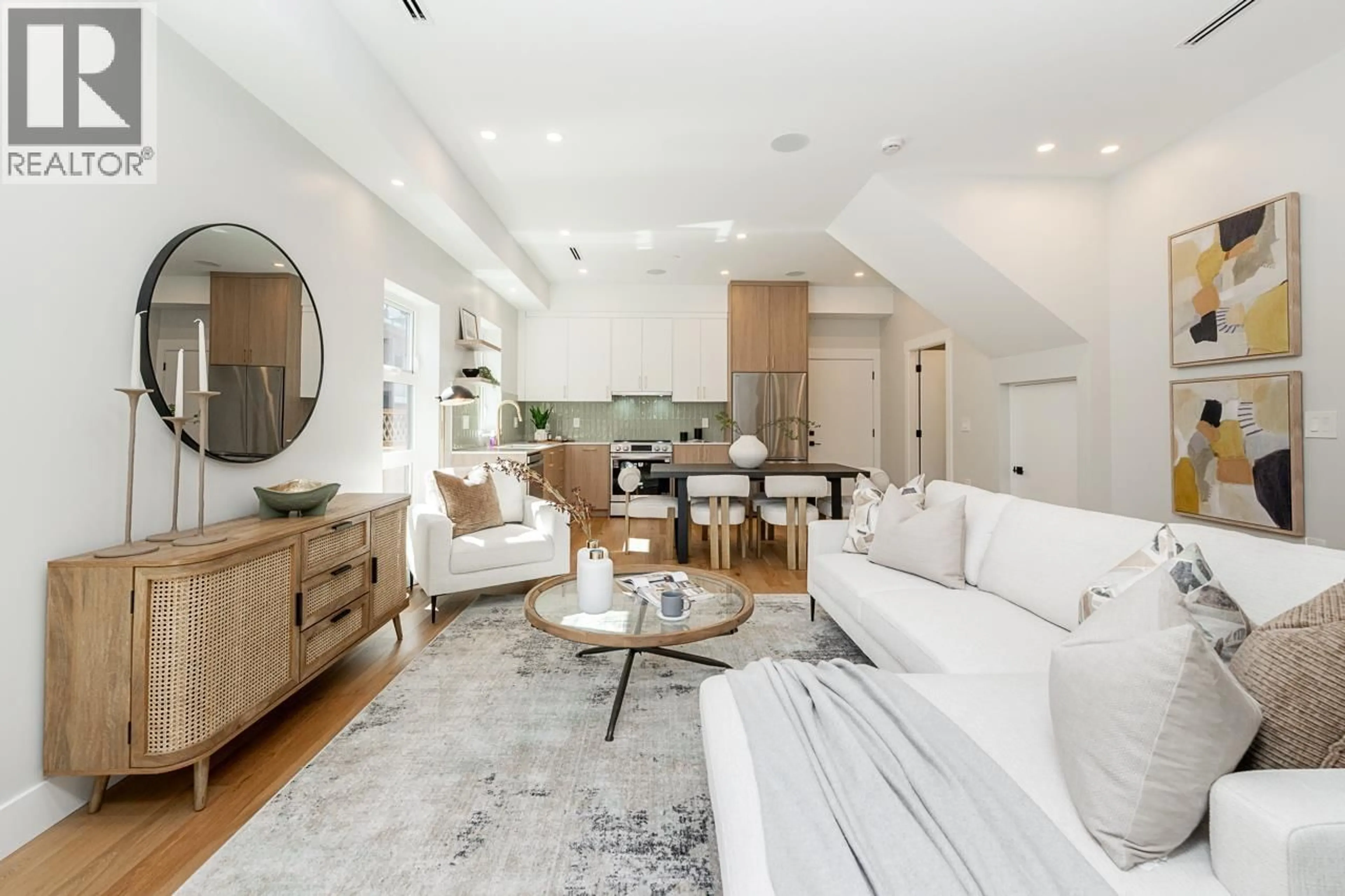 Living room with furniture, unknown for 1 - 678 22ND AVENUE, Vancouver British Columbia V5V1V4