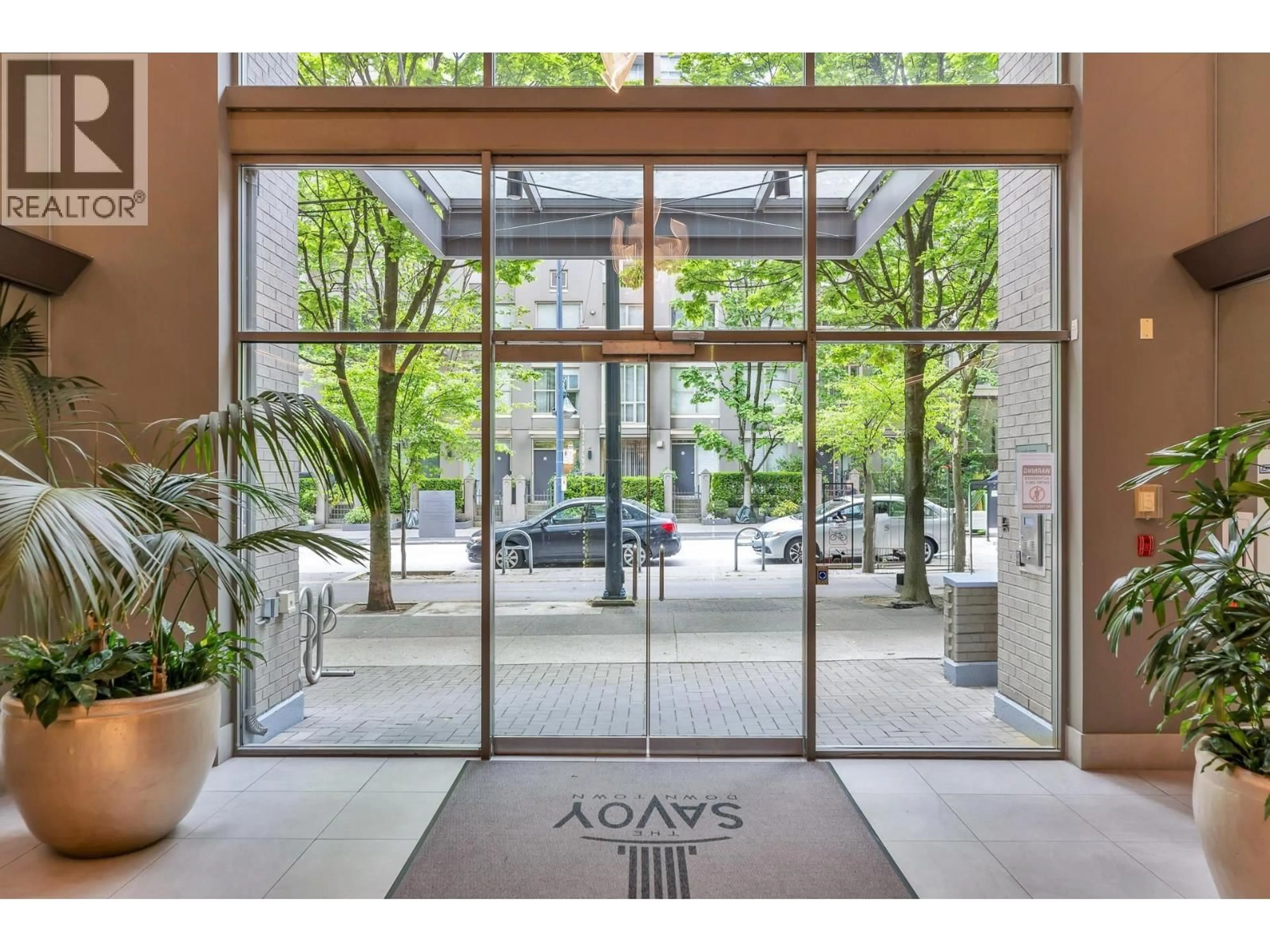 Indoor foyer for 1104 - 928 RICHARDS STREET, Vancouver British Columbia V6B6P6