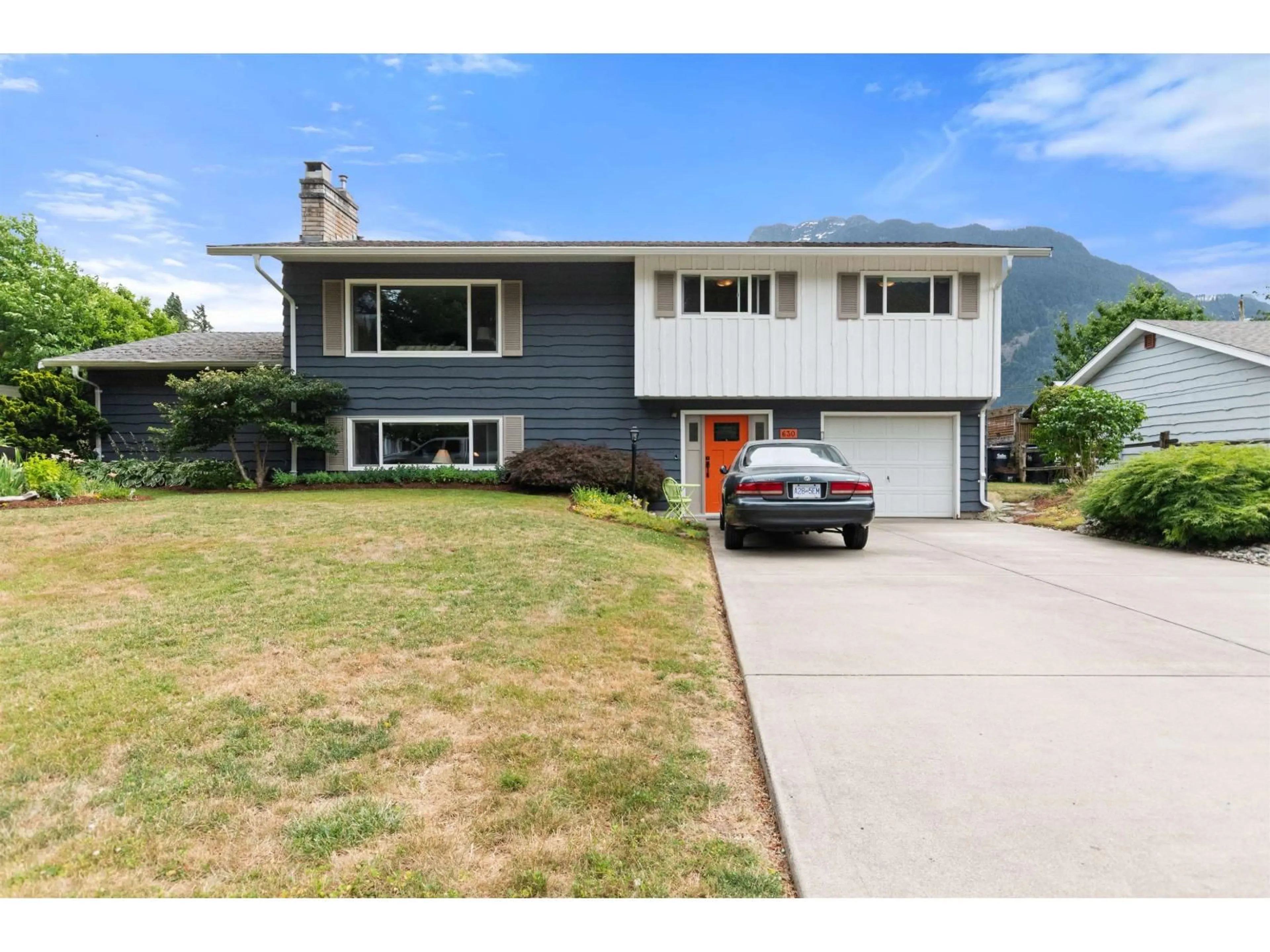 Home with vinyl exterior material, street for 630 HAZEL STREET, Hope British Columbia V0X1L0