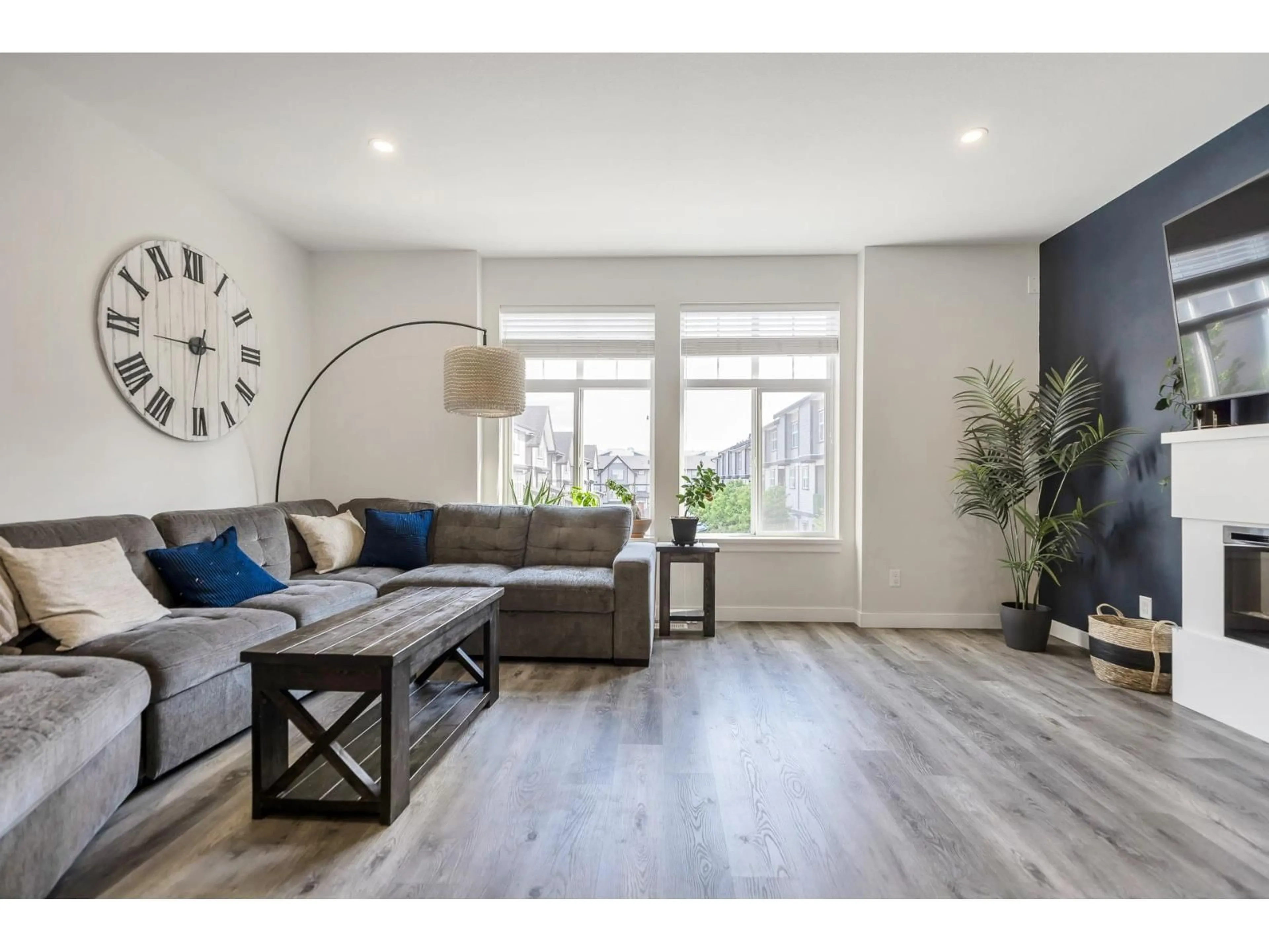 Living room with furniture, wood/laminate floor for 3 - 7740 GRAND STREET, Mission British Columbia V2V0H4