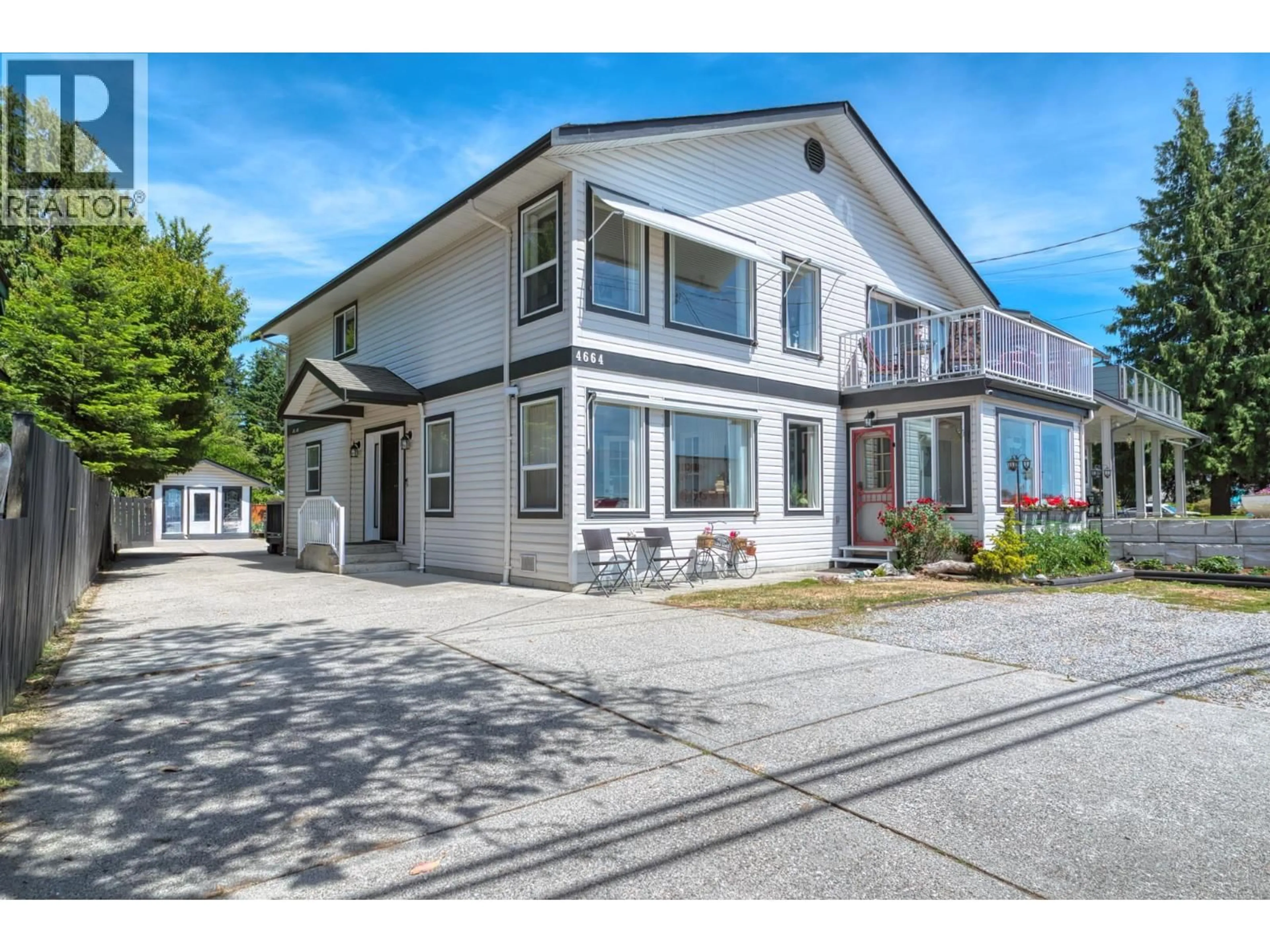 Home with vinyl exterior material, street for 4664 SUNSHINE COAST HIGHWAY, Sechelt British Columbia V7Z0E5