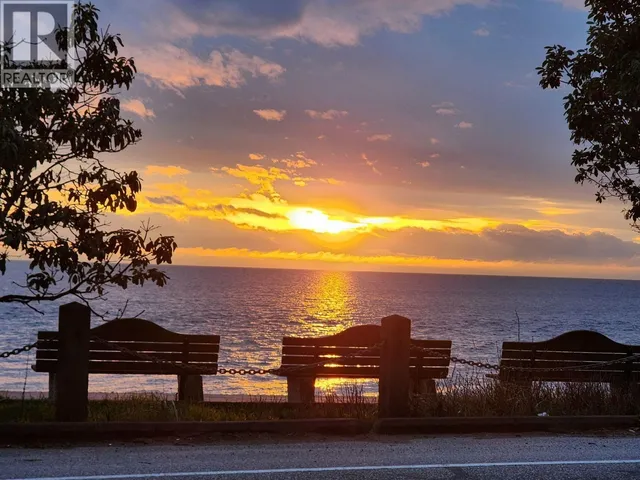 4664 SUNSHINE COAST HIGHWAY, Sechelt 3