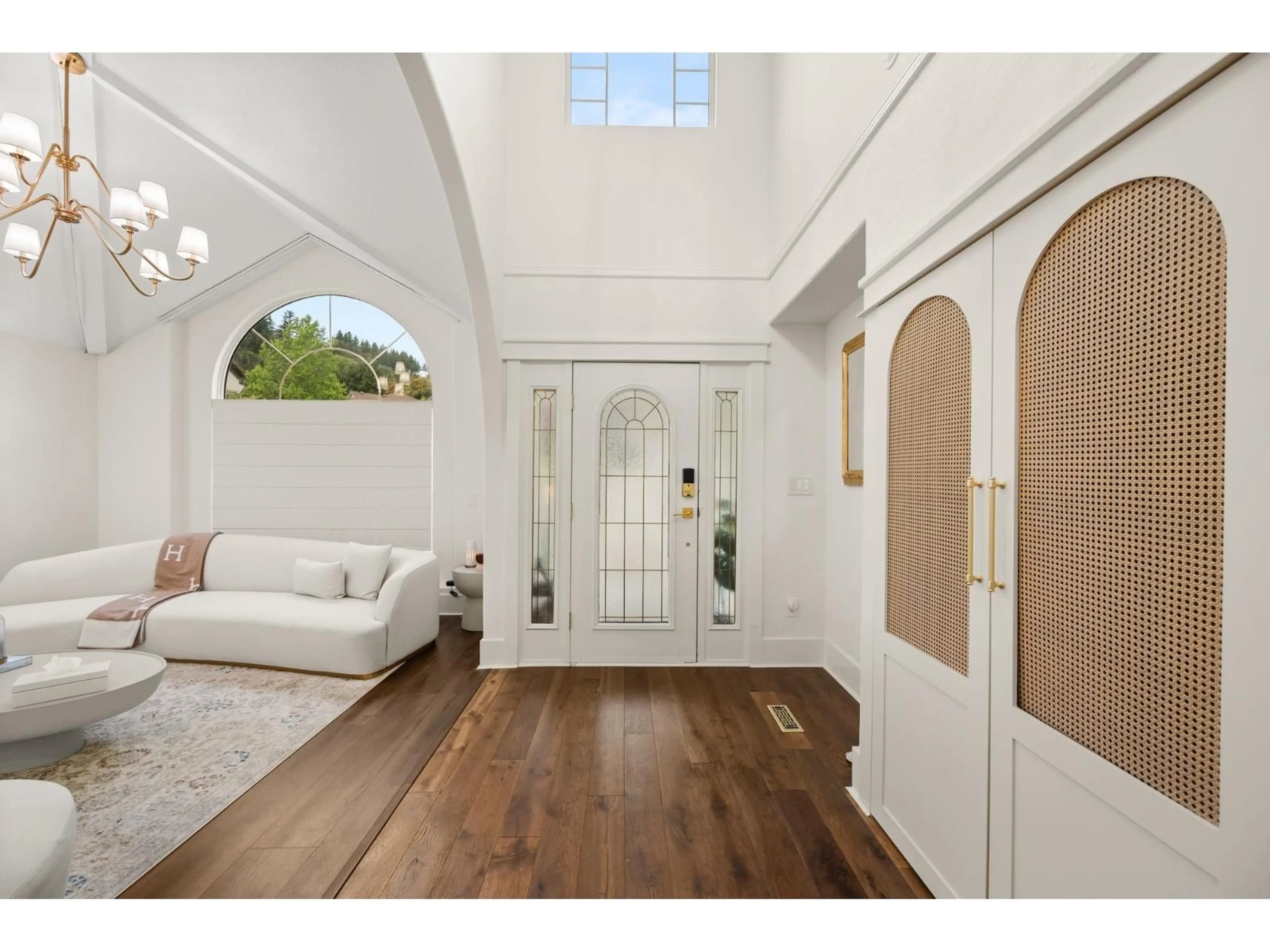Indoor entryway for 35682 TIMBERLANE DRIVE, Abbotsford British Columbia V3G1L6