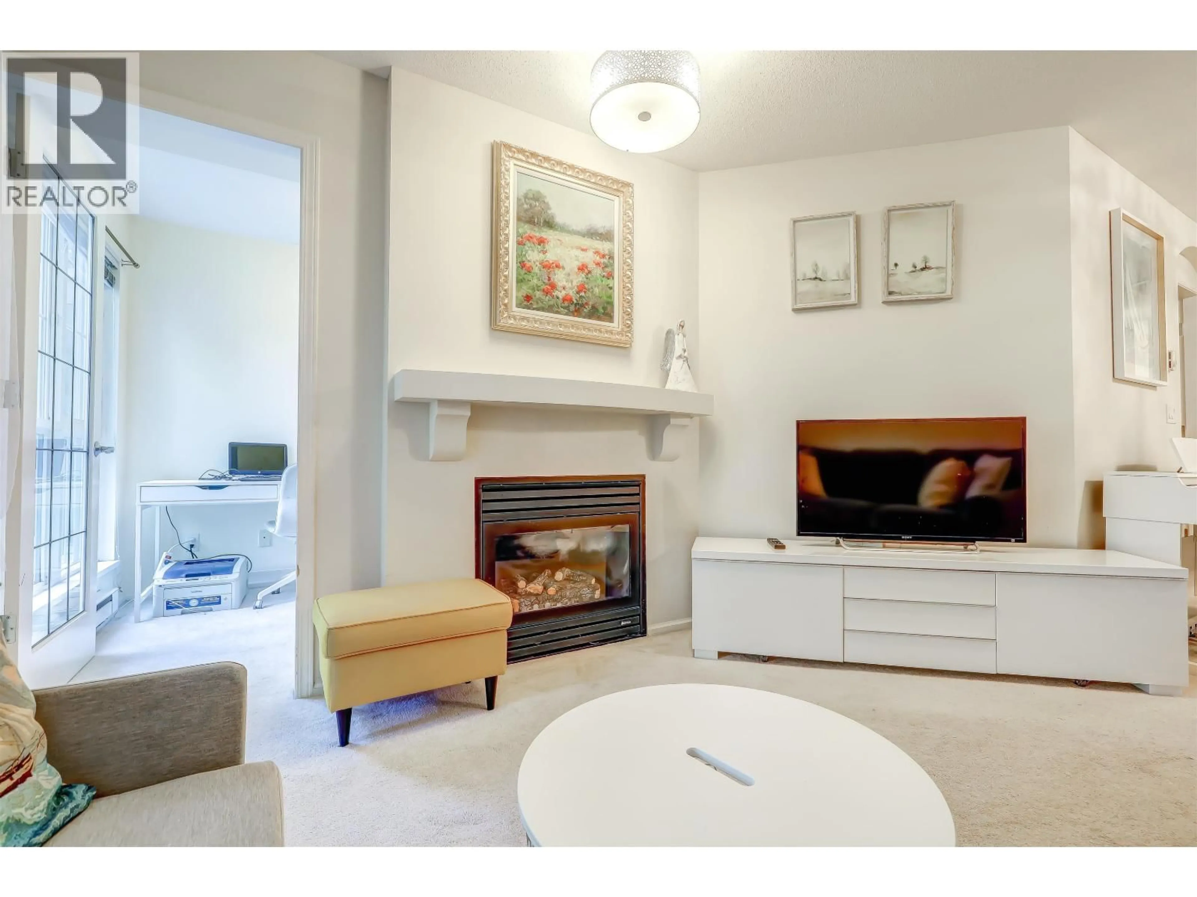 Living room with furniture, unknown for 208 - 1150 29TH STREET, North Vancouver British Columbia V7K3E2