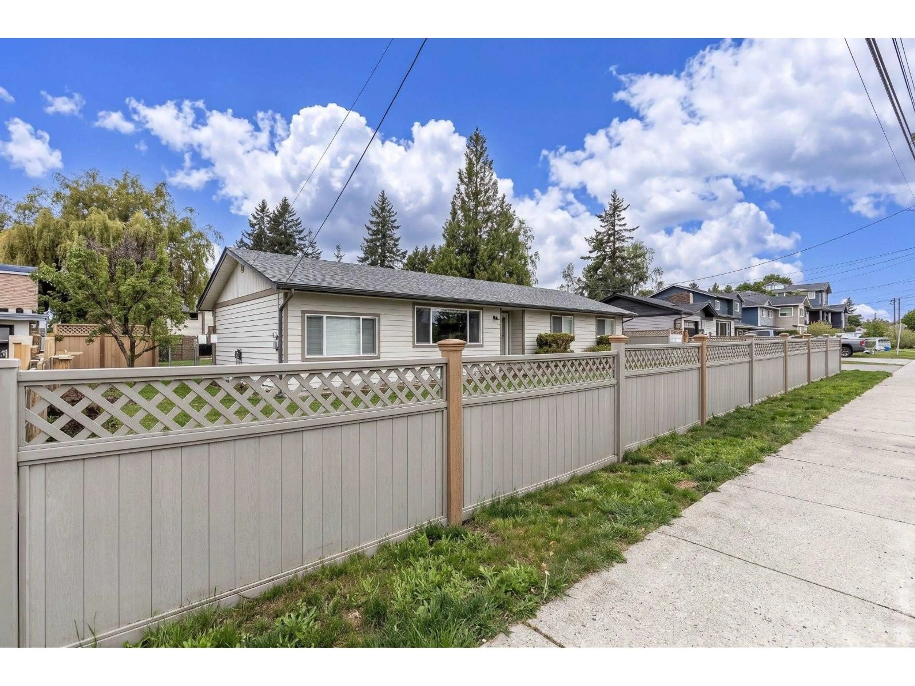 Unknown for 2561 ROSS ROAD, Abbotsford British Columbia V4X1J3