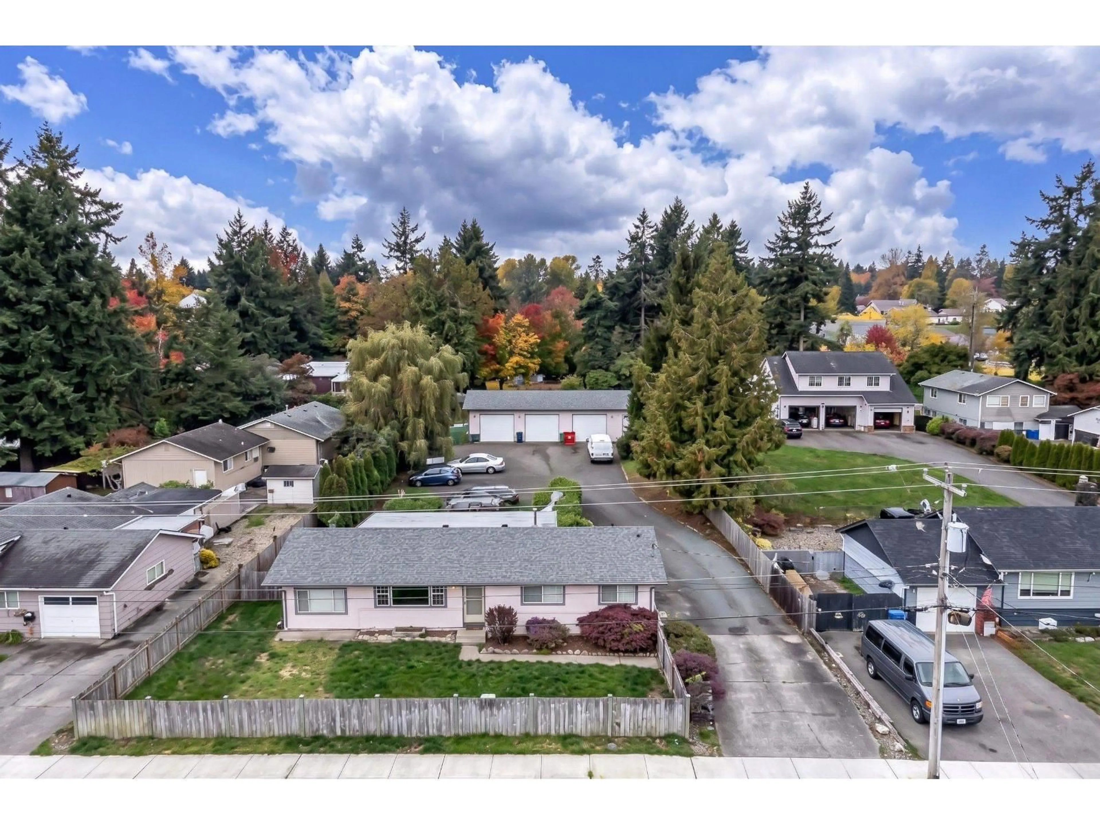 A pic from outside/outdoor area/front of a property/back of a property/a pic from drone, unknown for 2561 ROSS ROAD, Abbotsford British Columbia V4X1J3
