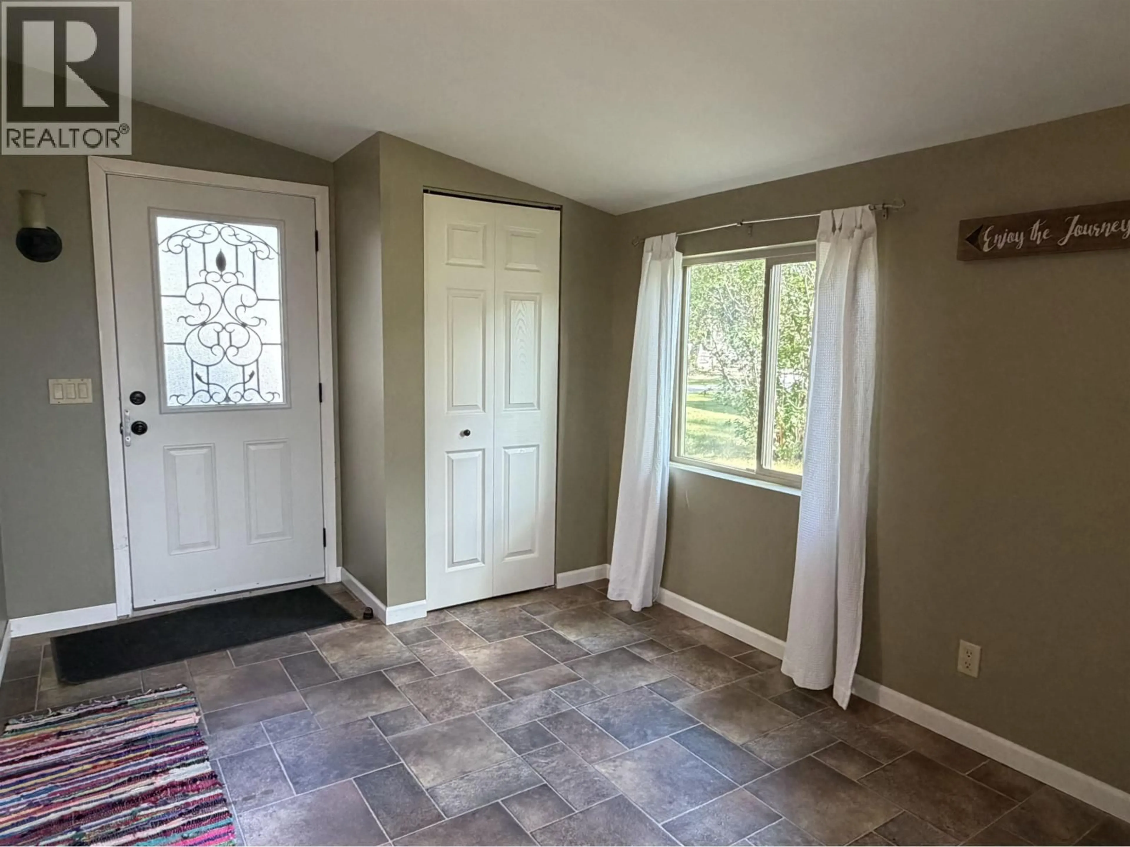 Indoor entryway for 5 - 1322 DOG CREEK ROAD, Williams Lake British Columbia V2G3G9