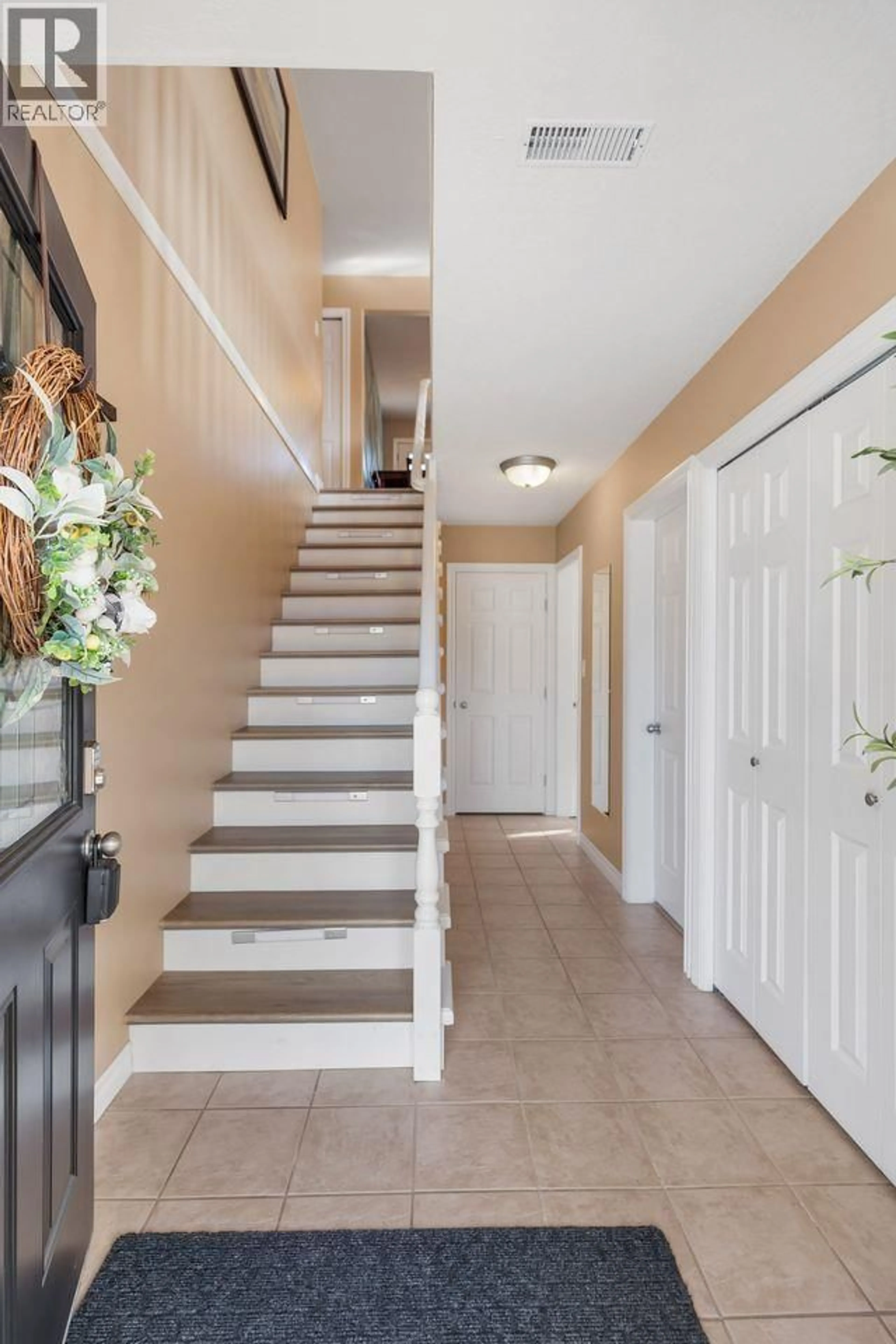 Indoor entryway for 4518 GRAY DRIVE, Prince George British Columbia V2K4Y4