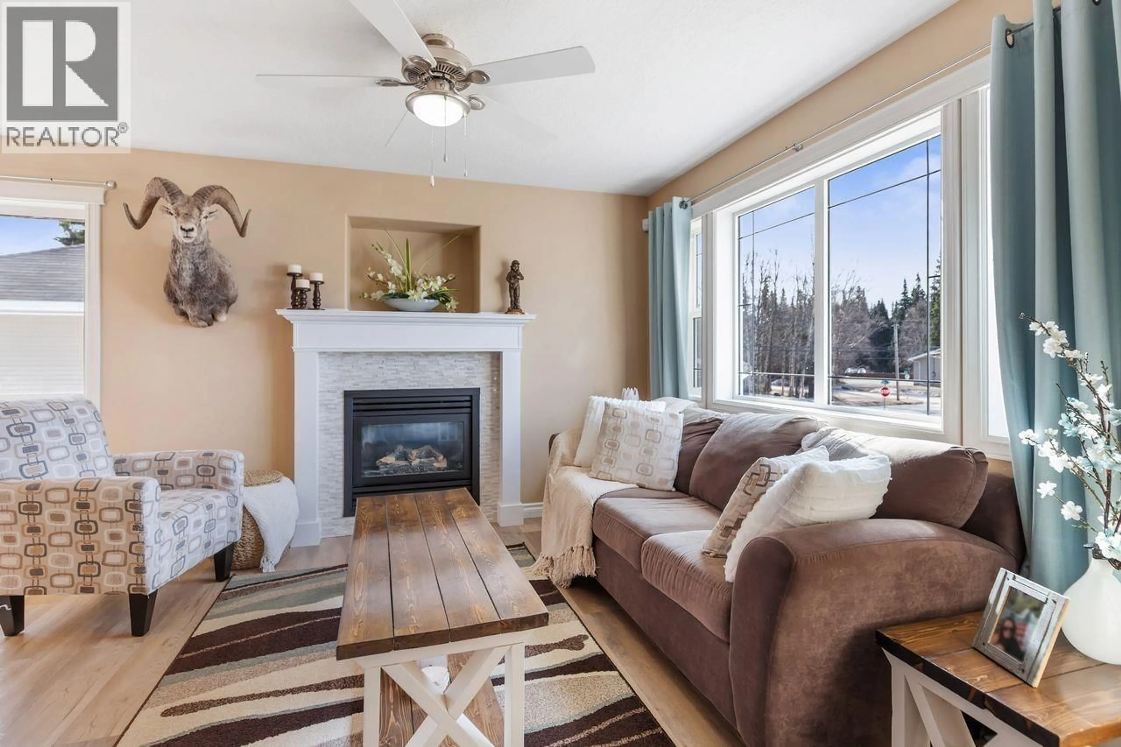 Living room with furniture, unknown for 4518 GRAY DRIVE, Prince George British Columbia V2K4Y4