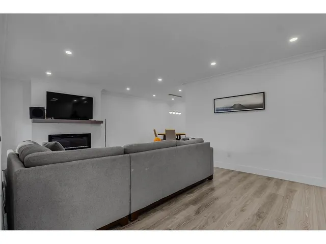 209 - 13947 72 AVENUE, Surrey 4
