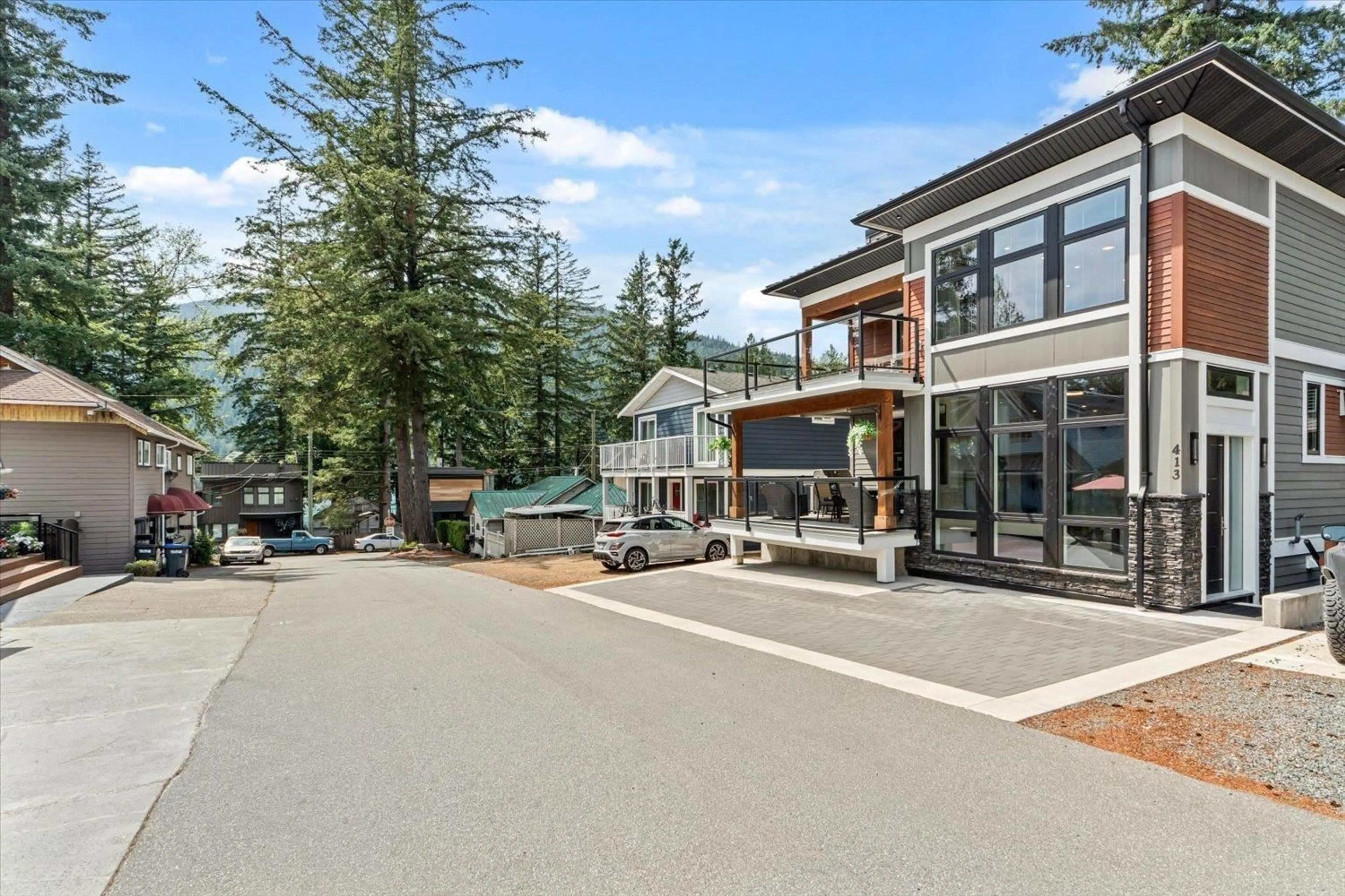 Patio, unknown for 413 MAPLE STREET, Cultus Lake British Columbia V2R4Z3