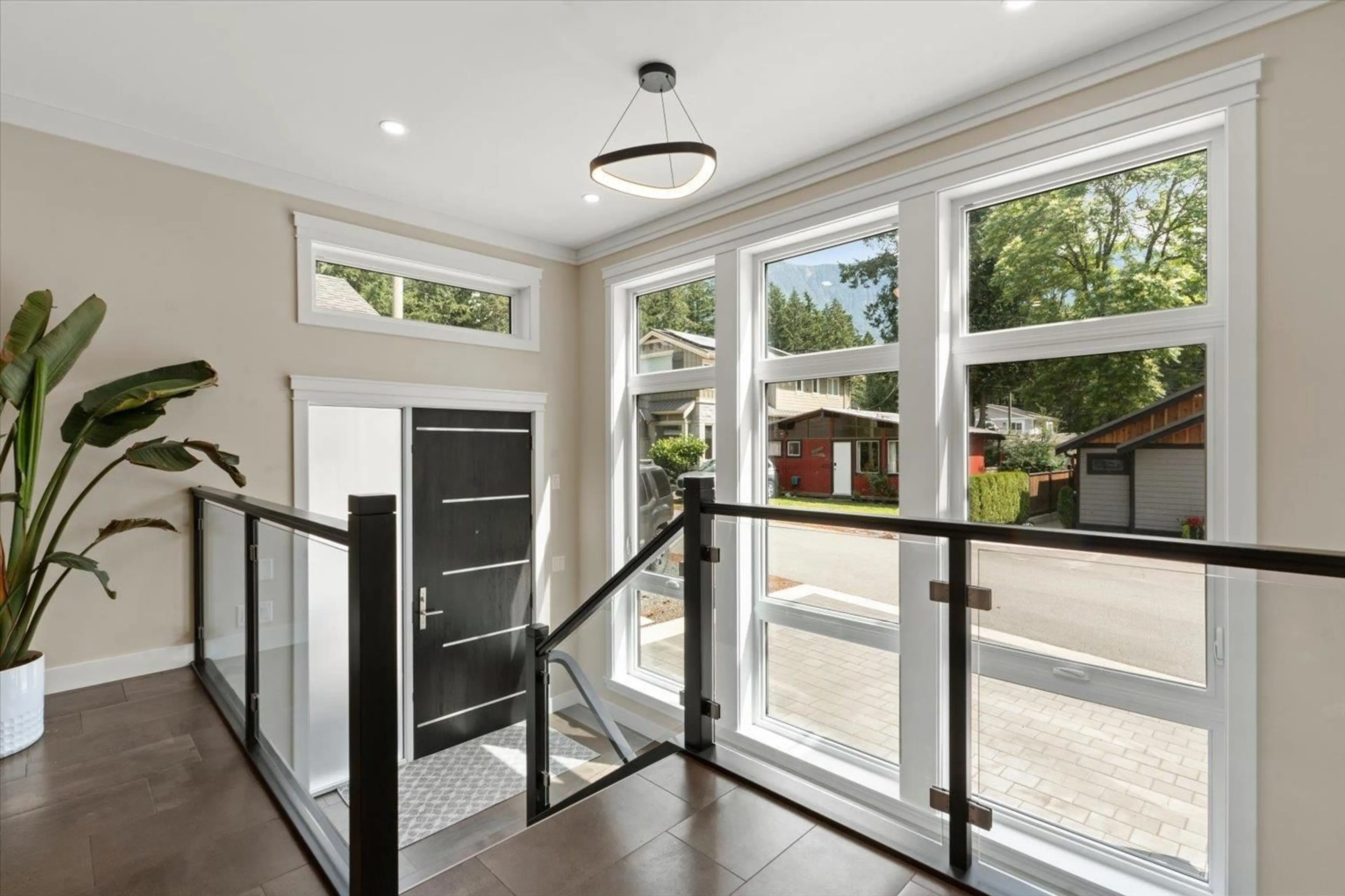Indoor entryway for 413 MAPLE STREET, Cultus Lake British Columbia V2R4Z3