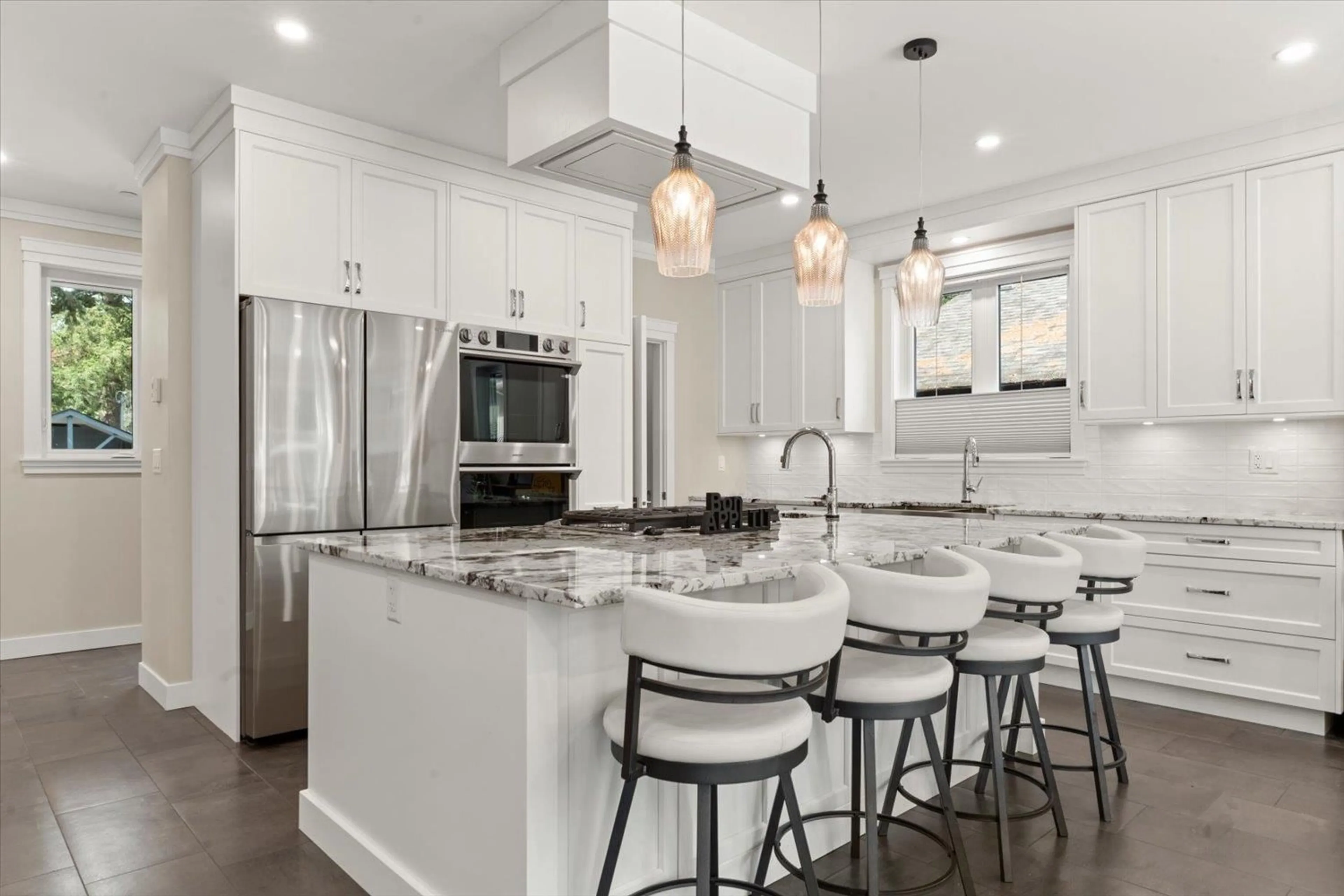 Open concept kitchen, ceramic/tile floor for 413 MAPLE STREET, Cultus Lake British Columbia V2R4Z3