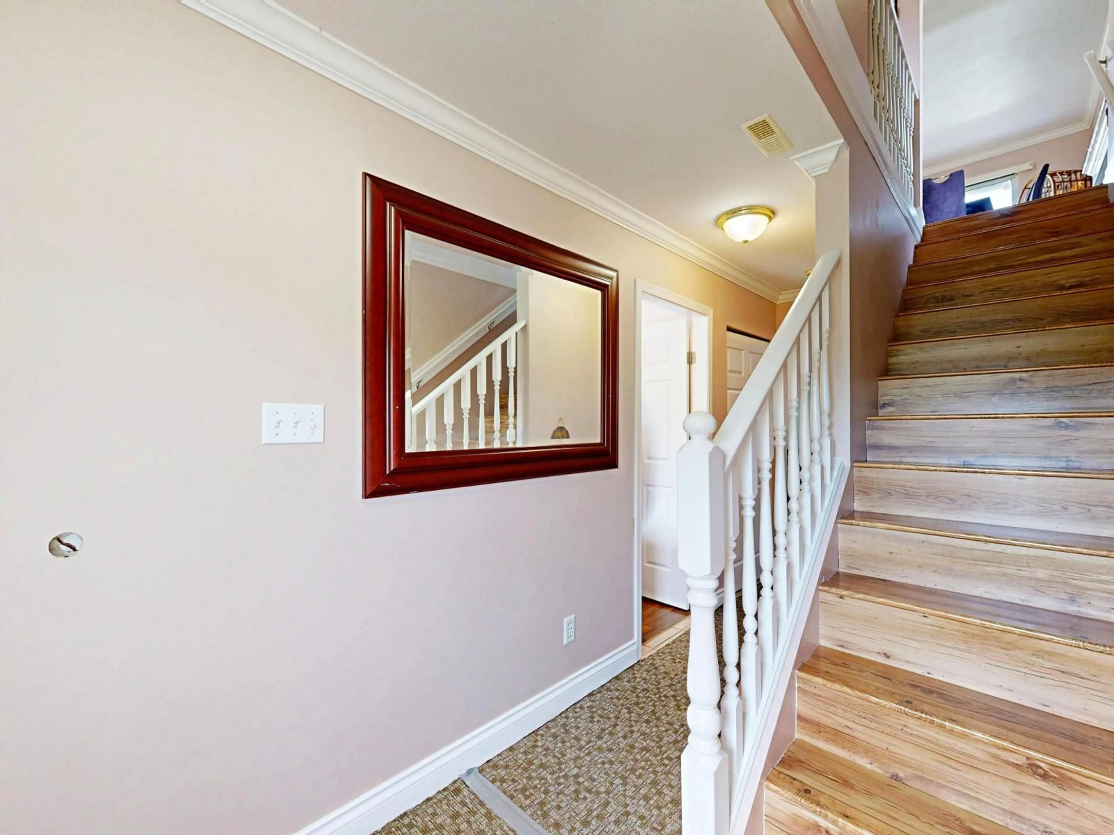 Indoor entryway for 190 - 3160 TOWNLINE ROAD, Abbotsford British Columbia V2T5P4