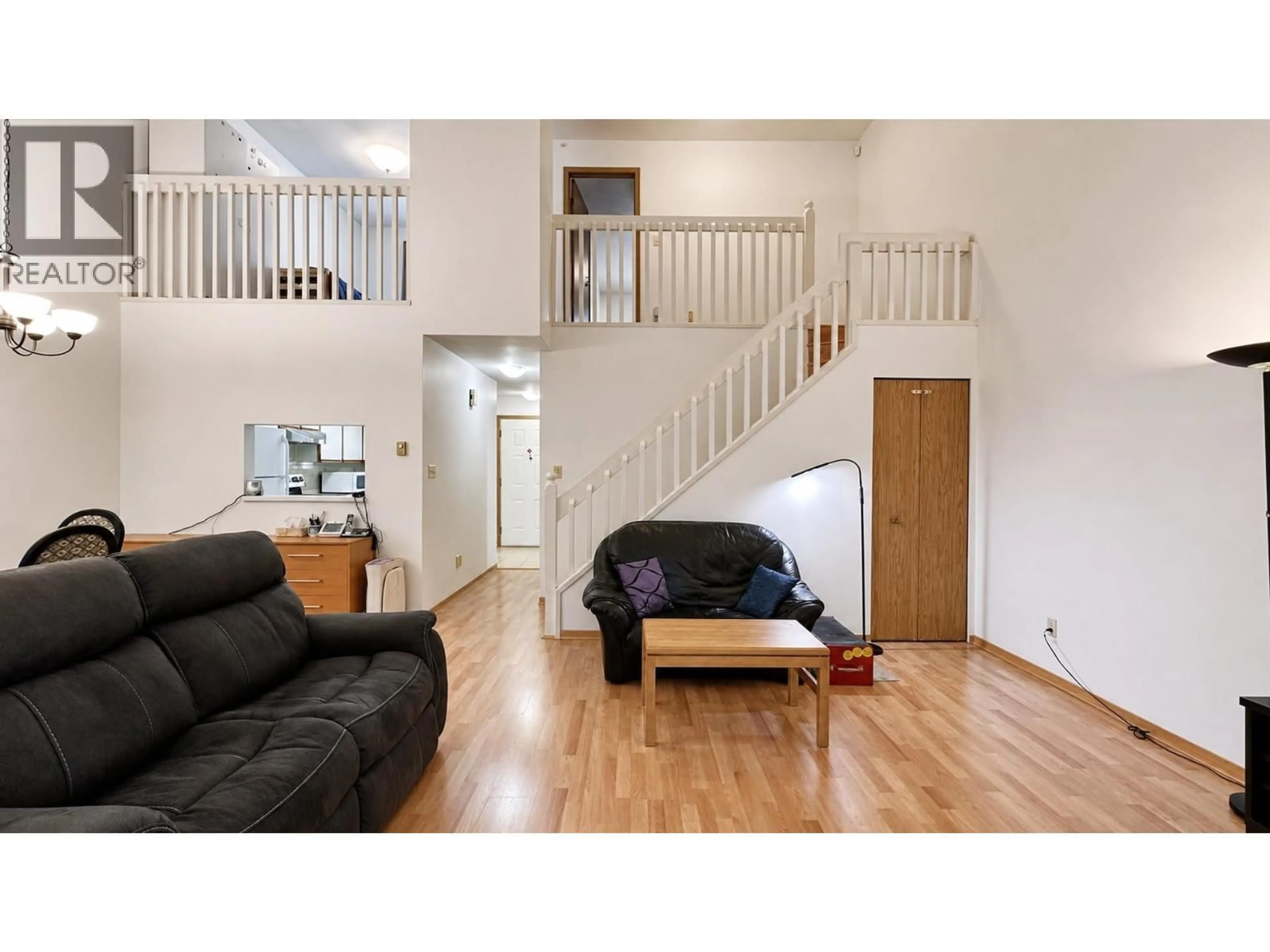 Living room with furniture, wood/laminate floor for 3 - 12075 207A STREET, Maple Ridge British Columbia V2X9X7