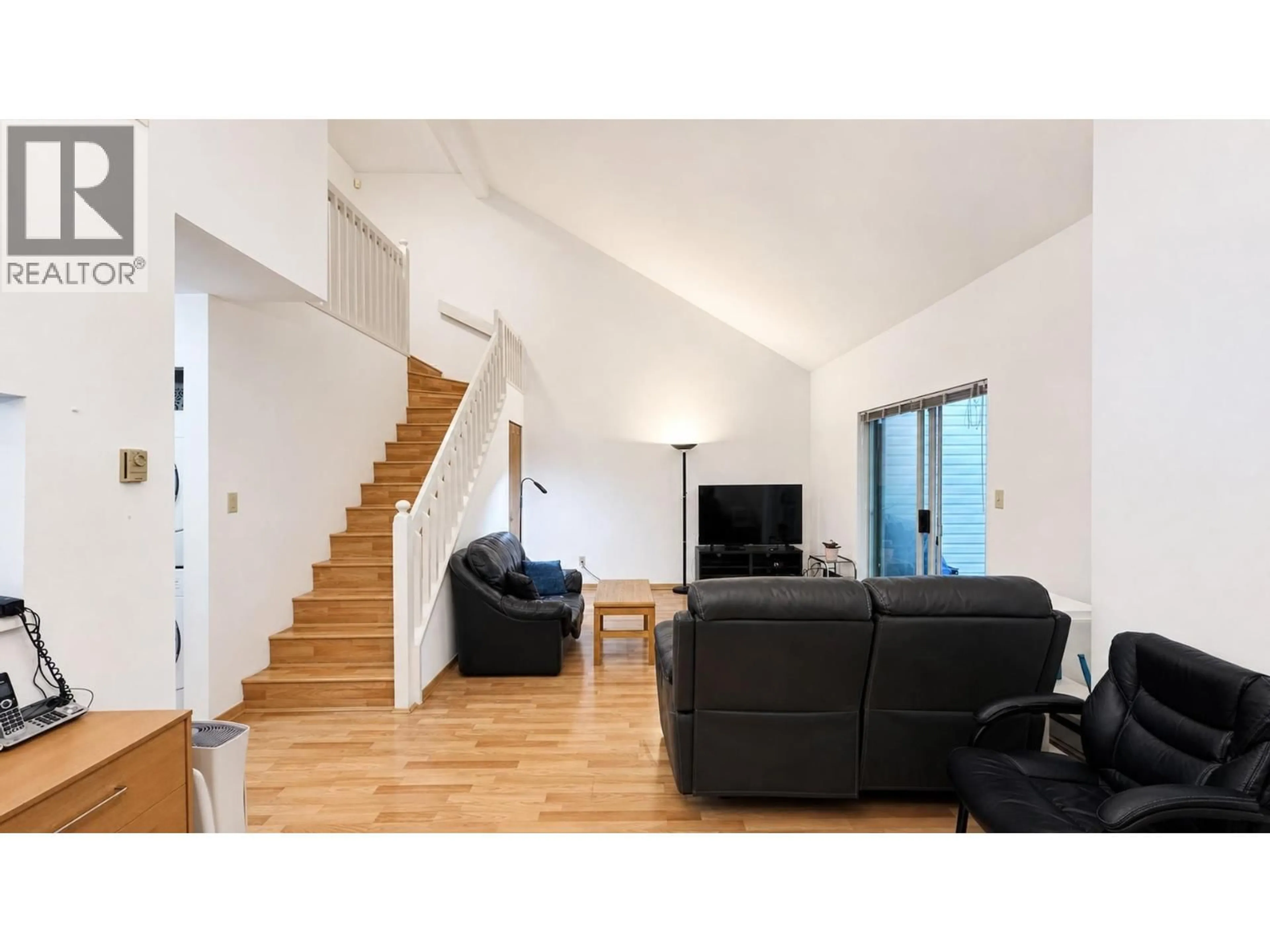 Living room with furniture, wood/laminate floor for 3 - 12075 207A STREET, Maple Ridge British Columbia V2X9X7