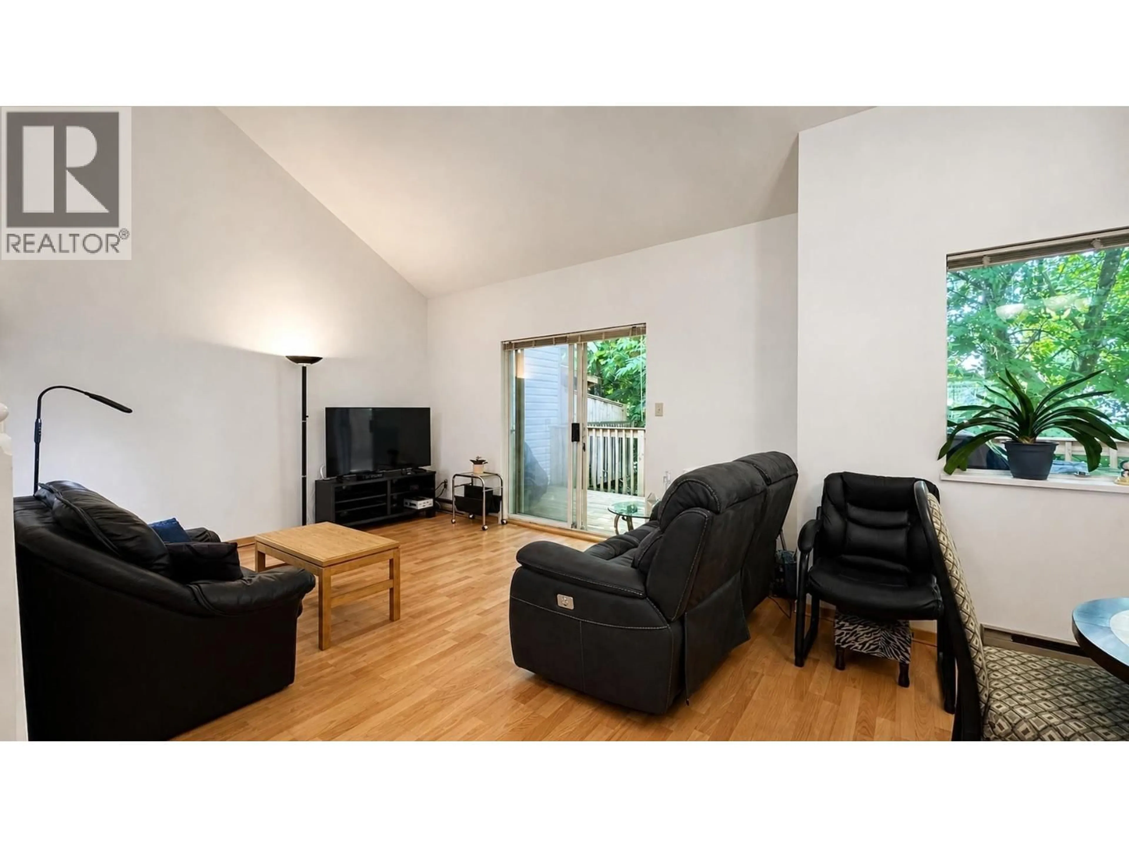 Living room with furniture, wood/laminate floor for 3 - 12075 207A STREET, Maple Ridge British Columbia V2X9X7