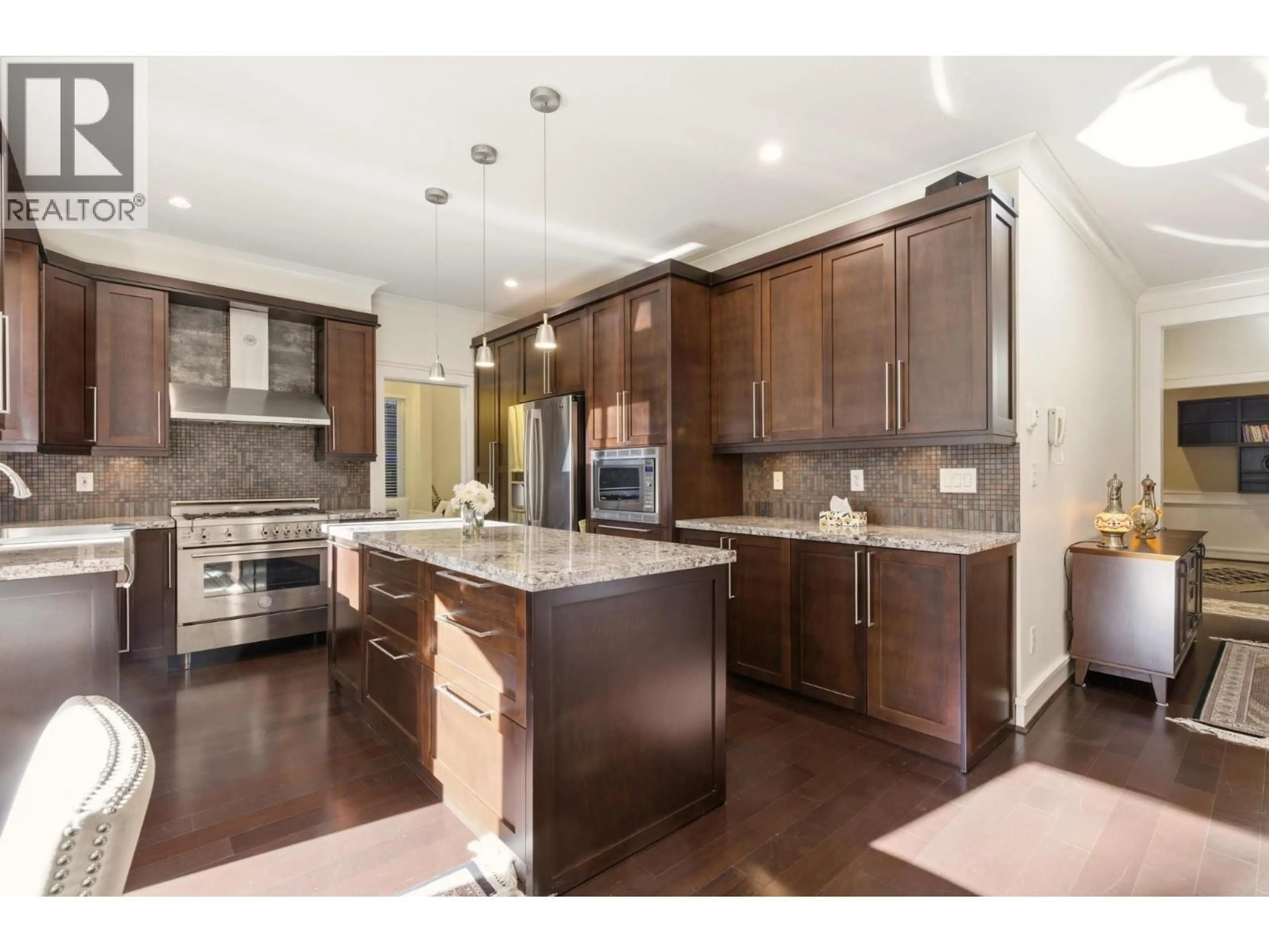 Open concept kitchen, unknown for 1017 CANYON BOULEVARD, North Vancouver British Columbia V7R2K3