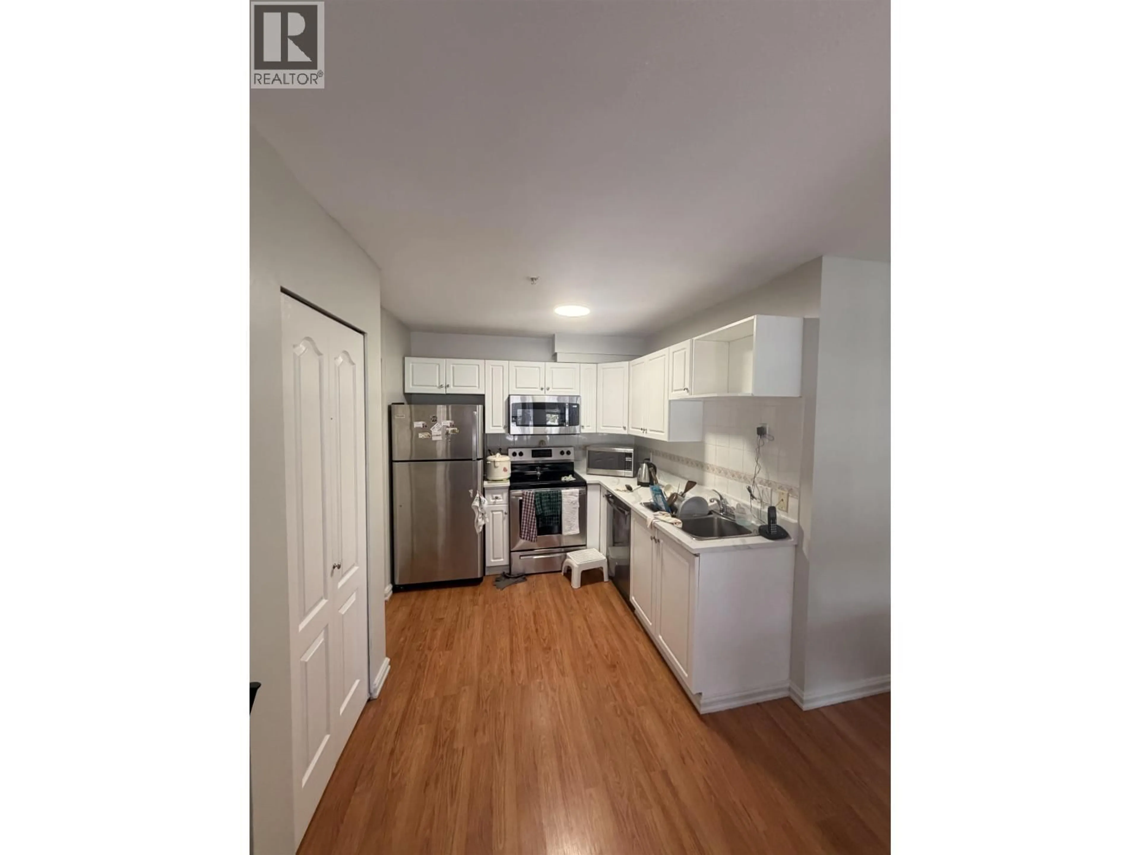 Unknown for 302 - 688 56TH AVENUE, Vancouver British Columbia V5X1R7