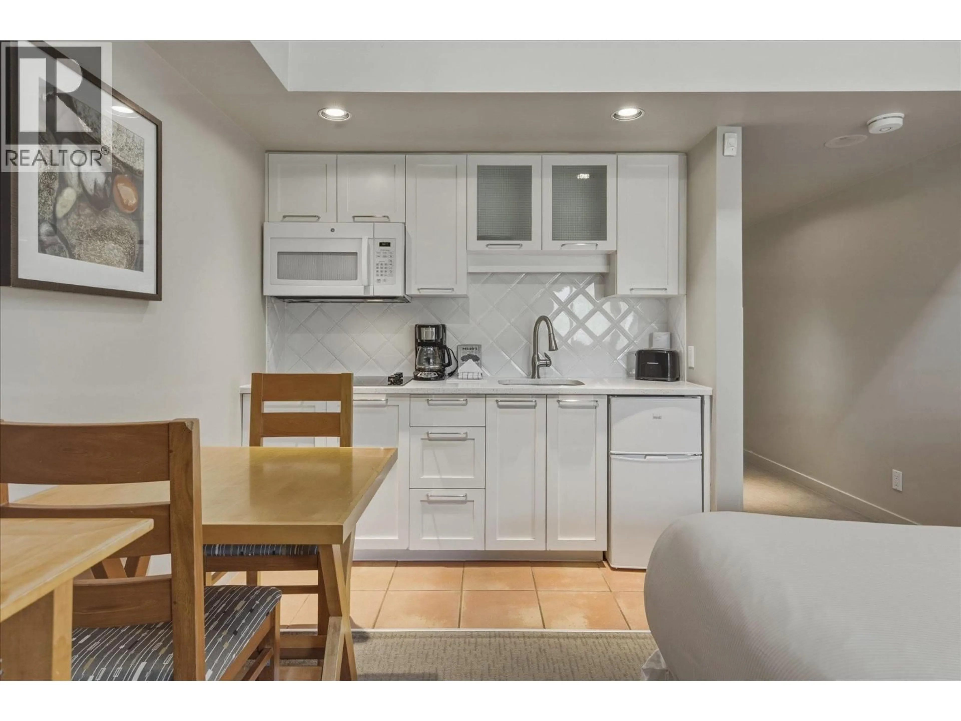 Standard kitchen, ceramic/tile floor for 616 - 4295 BLACKCOMB WAY, Whistler British Columbia V8E0X2