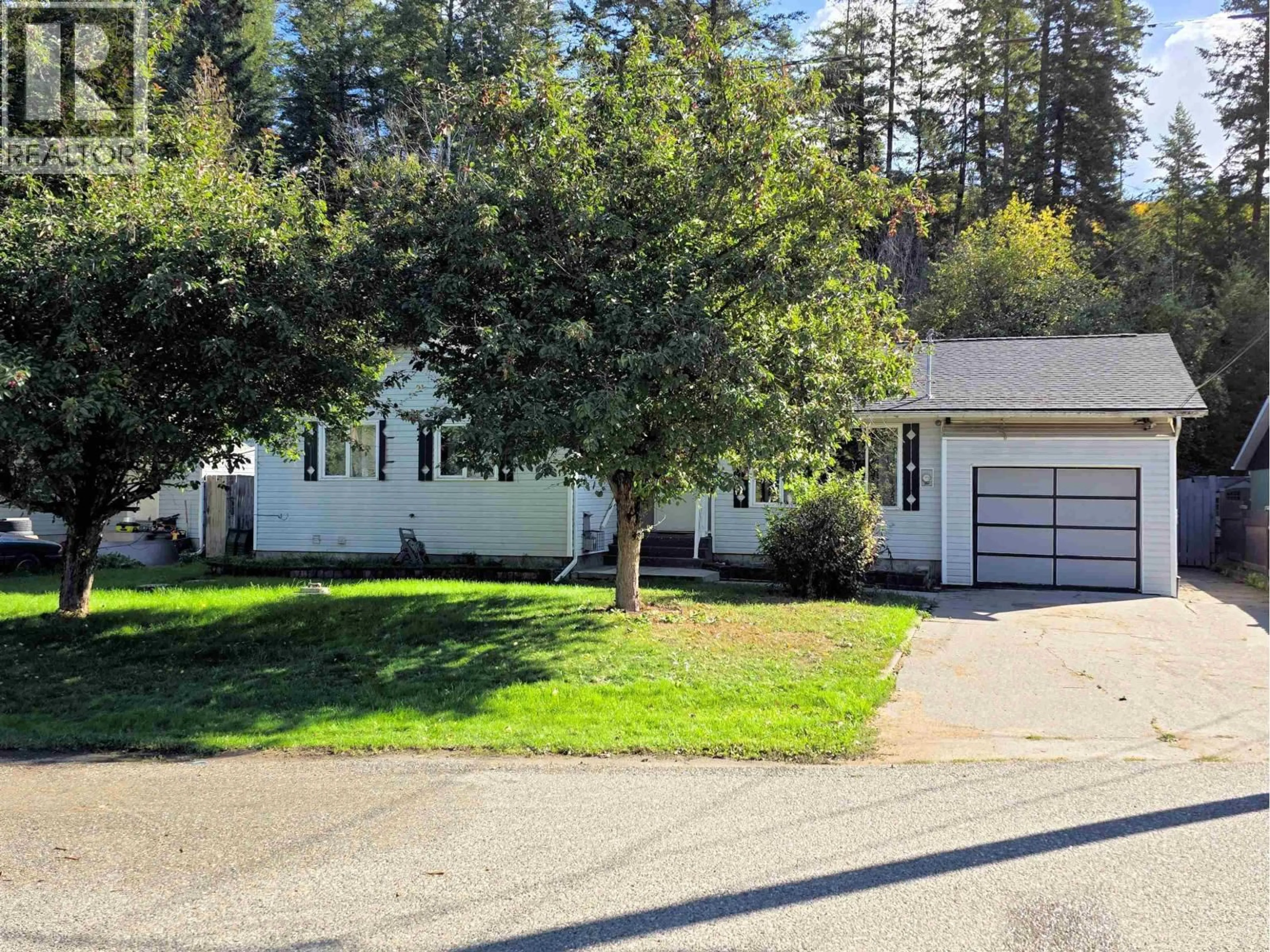 Home with vinyl exterior material, street for 3460 ROBIN ROAD, Quesnel British Columbia V2J3R2