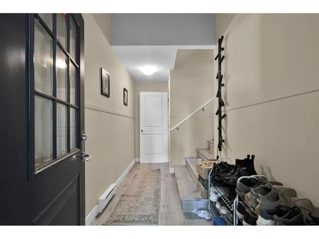33 - 8355 DELSOM WAY, Delta 5