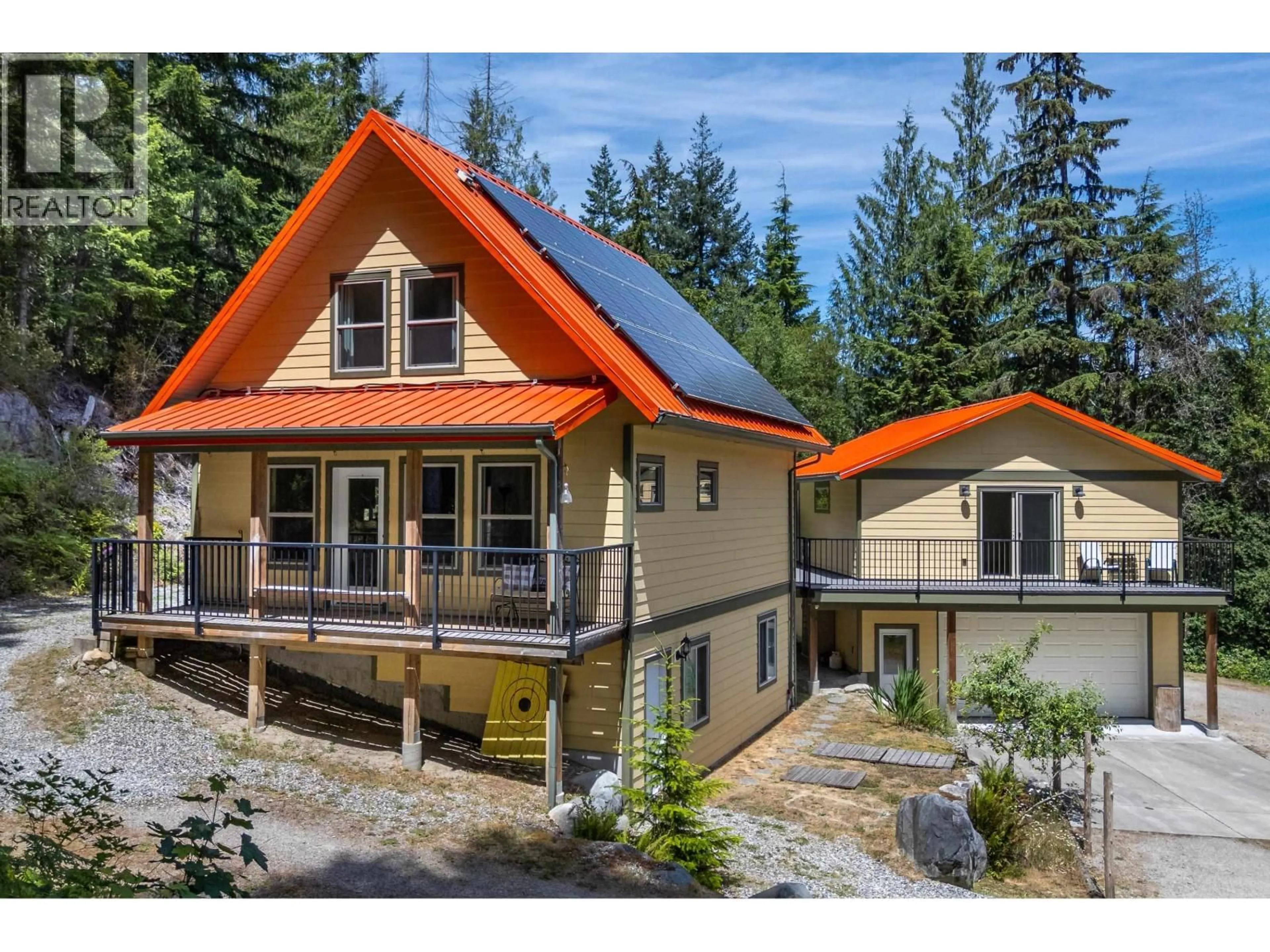 Home with vinyl exterior material, unknown for 5823 LEANING TREE ROAD, Halfmoon Bay British Columbia V7Z1C2