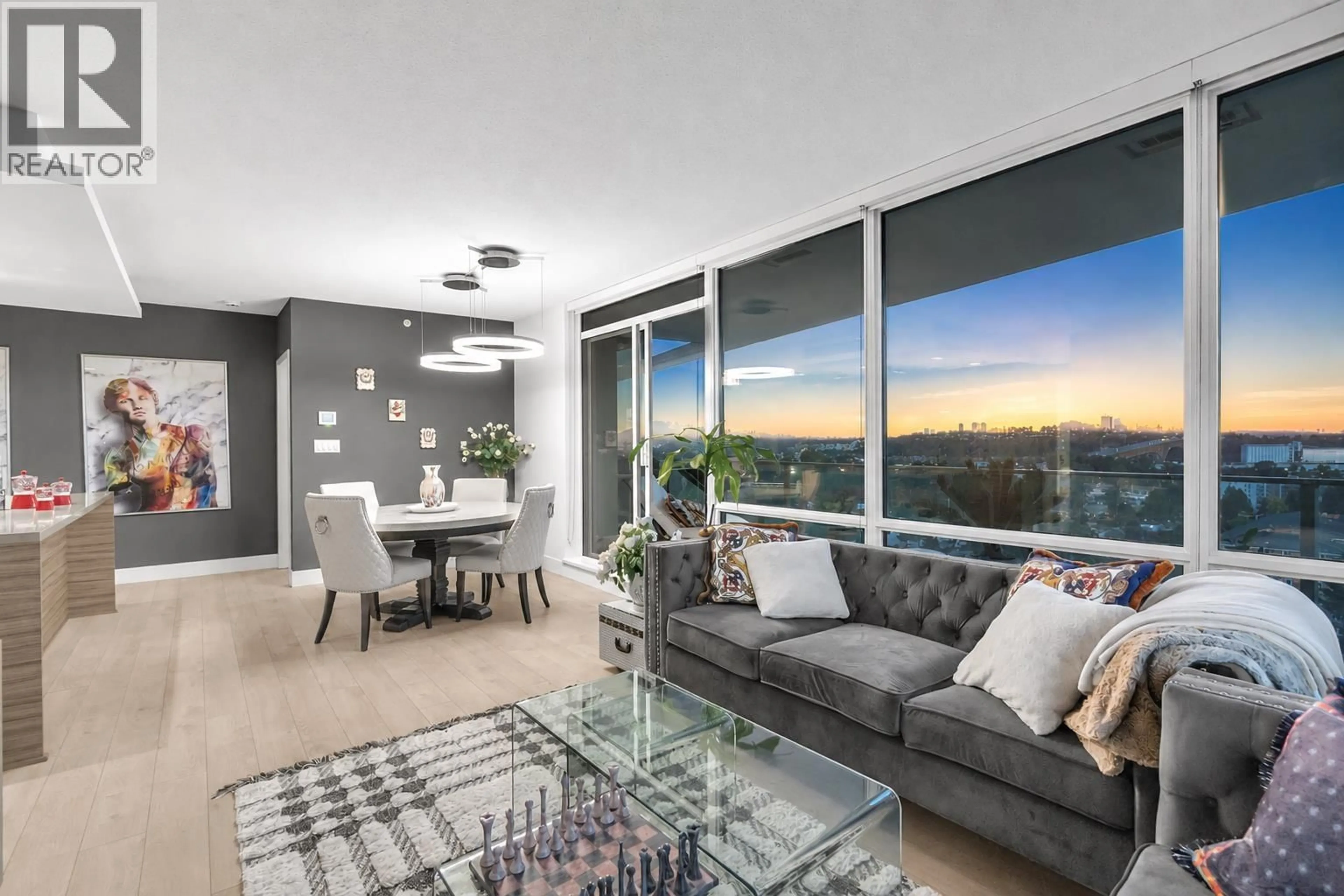 Living room with furniture, unknown for 1607 - 1550 FERN STREET, North Vancouver British Columbia V7J0A9