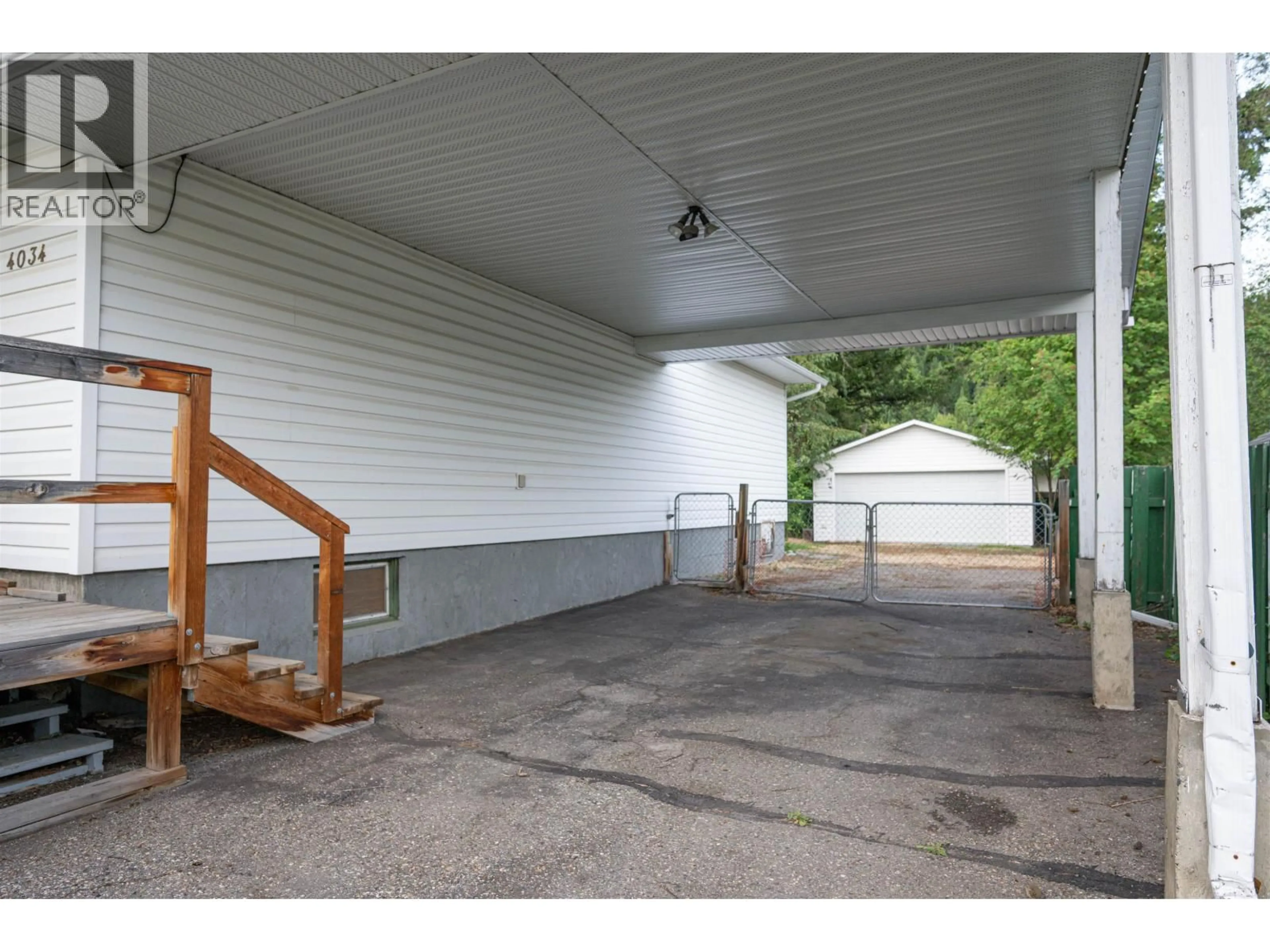 Indoor garage for 4034 STEVENS DRIVE, Prince George British Columbia V2K1E1