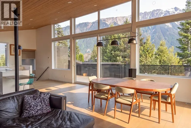 1764 PINEWOOD DRIVE, Pemberton 4