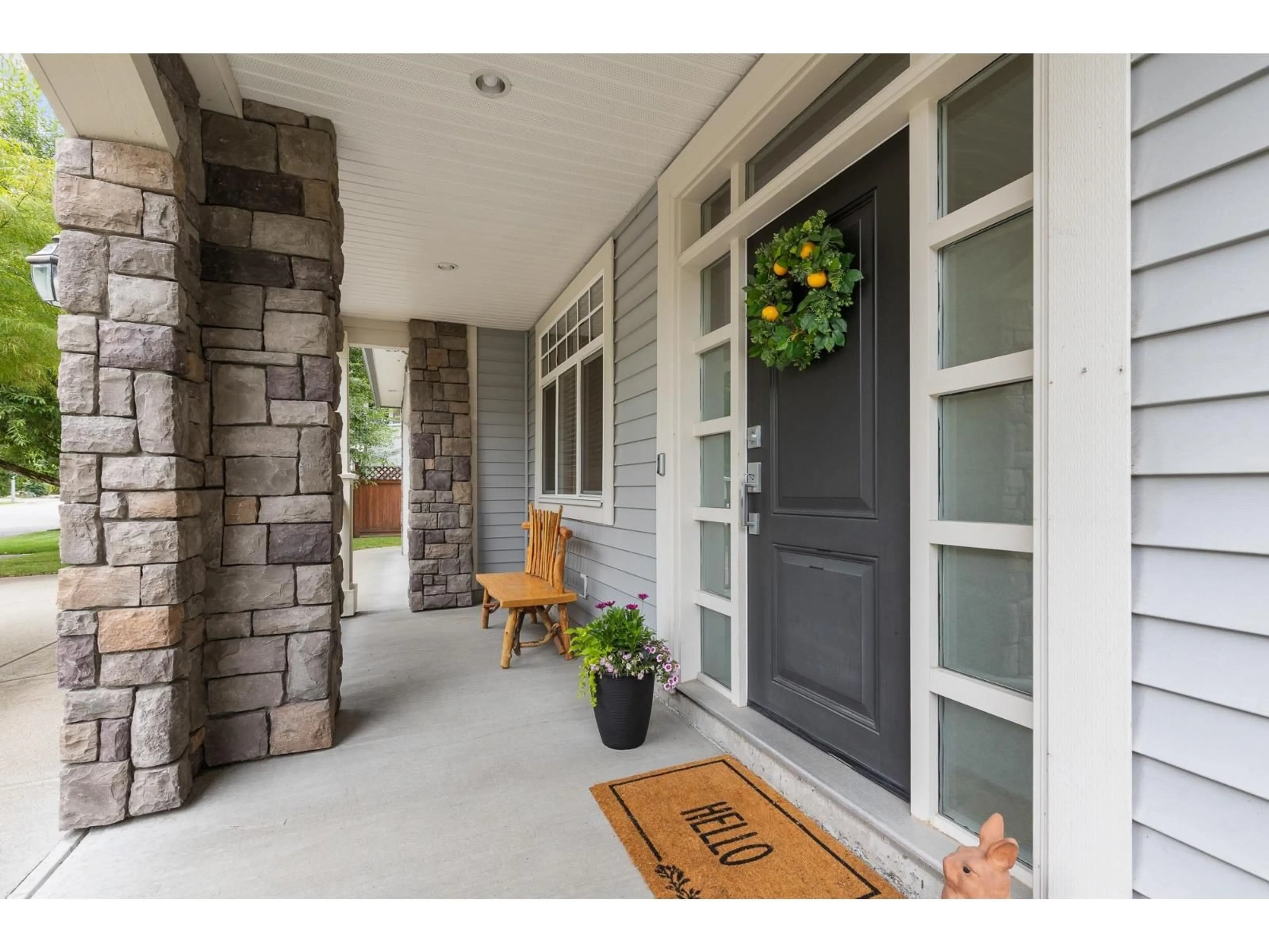 Indoor entryway for 2780 BRISTOL DRIVE, Abbotsford British Columbia V2S0B6