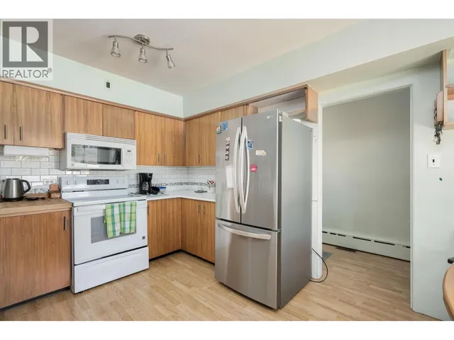 5426 CLINTON STREET, Burnaby 3