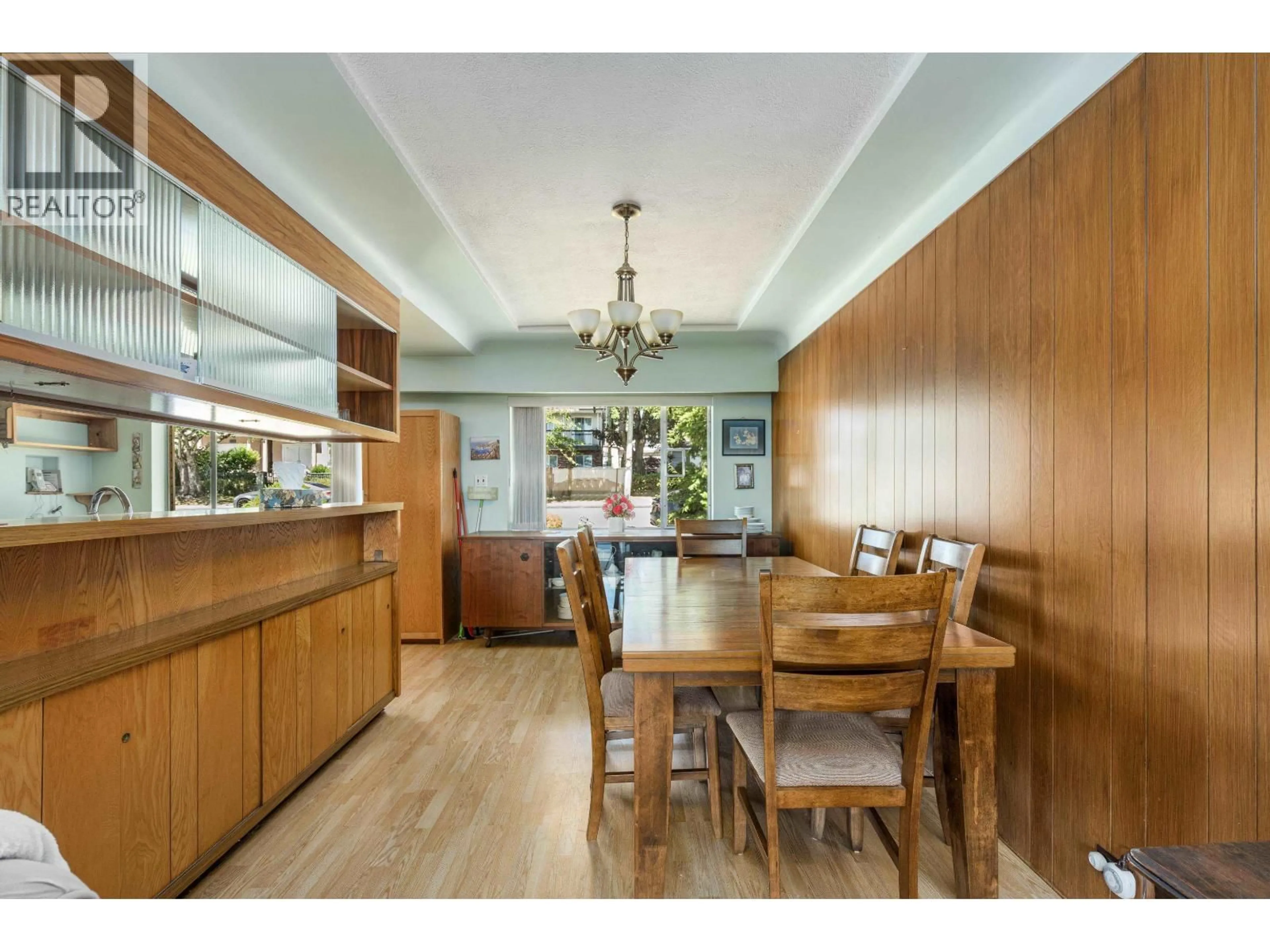 Dining room, wood/laminate floor for 5426 CLINTON STREET, Burnaby British Columbia V5J2L8