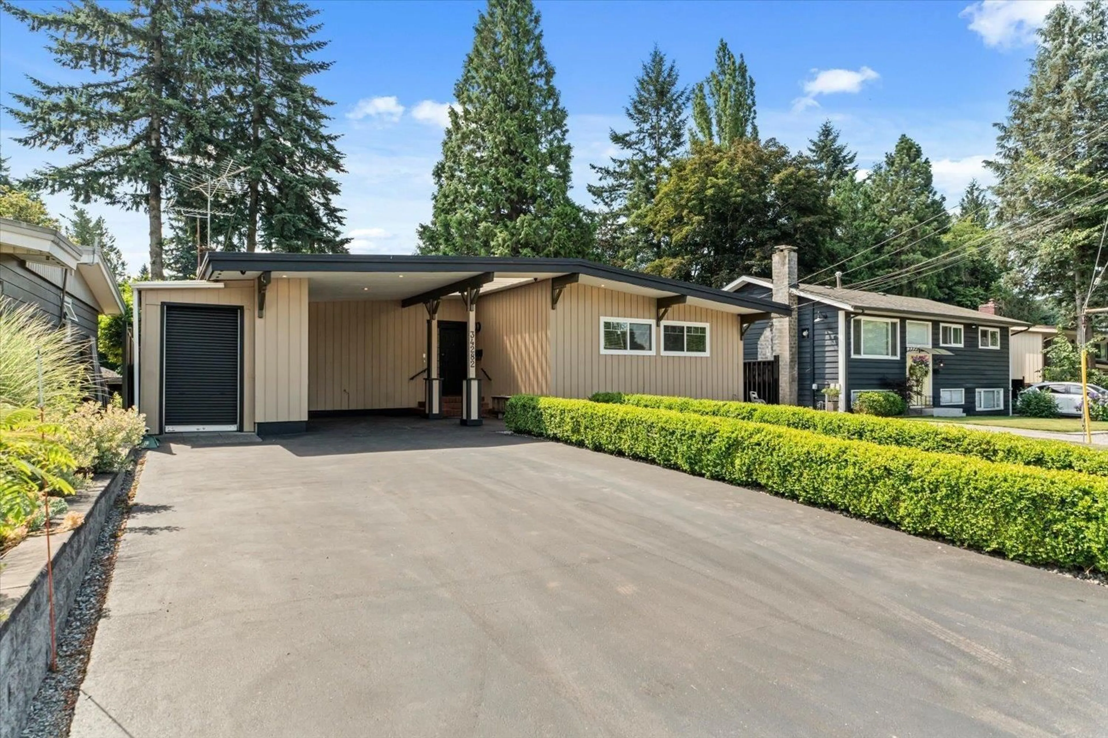 Home with vinyl exterior material, street for 34282 CEDAR AVENUE, Abbotsford British Columbia V2S2W2