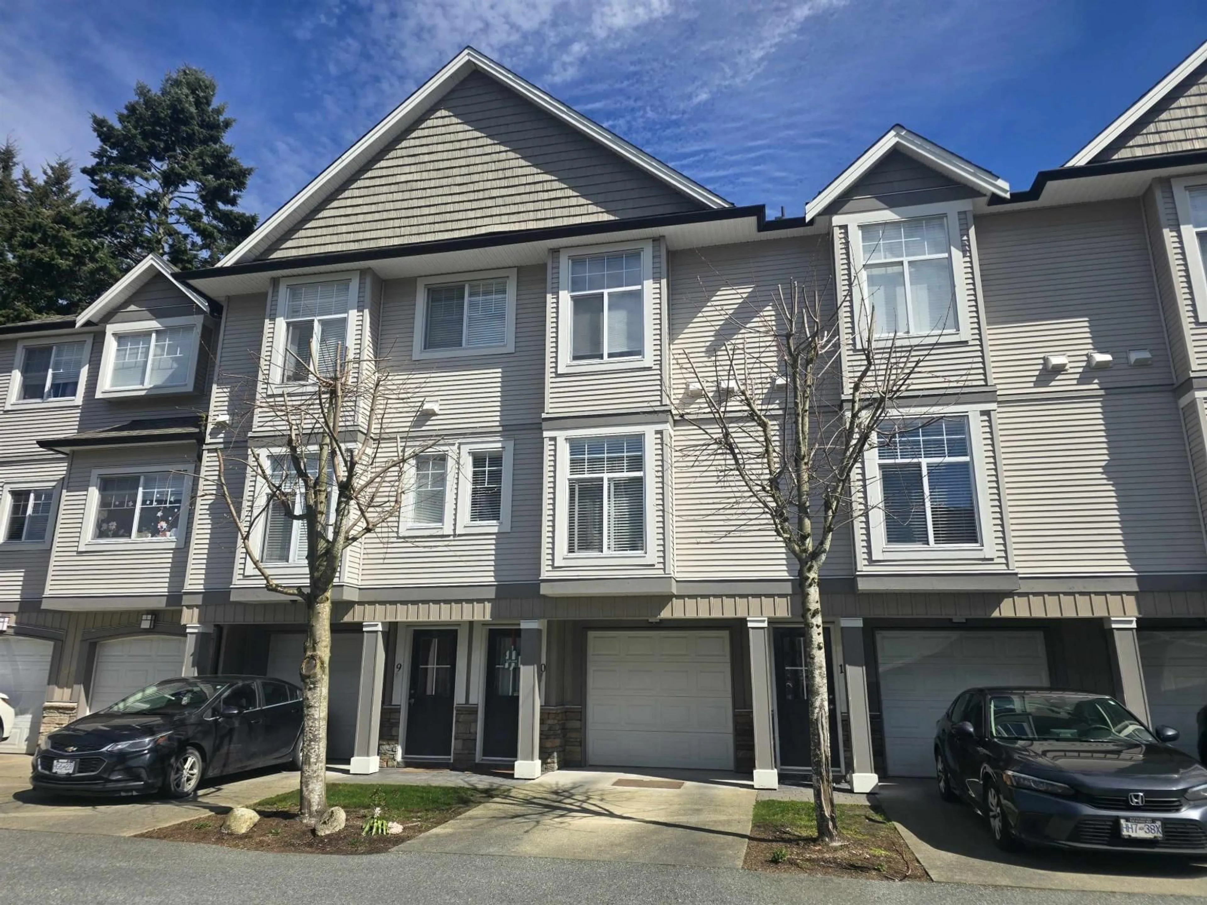 A pic from outside/outdoor area/front of a property/back of a property/a pic from drone, street for 10 - 9140 HAZEL STREET, Chilliwack British Columbia V2P0C2