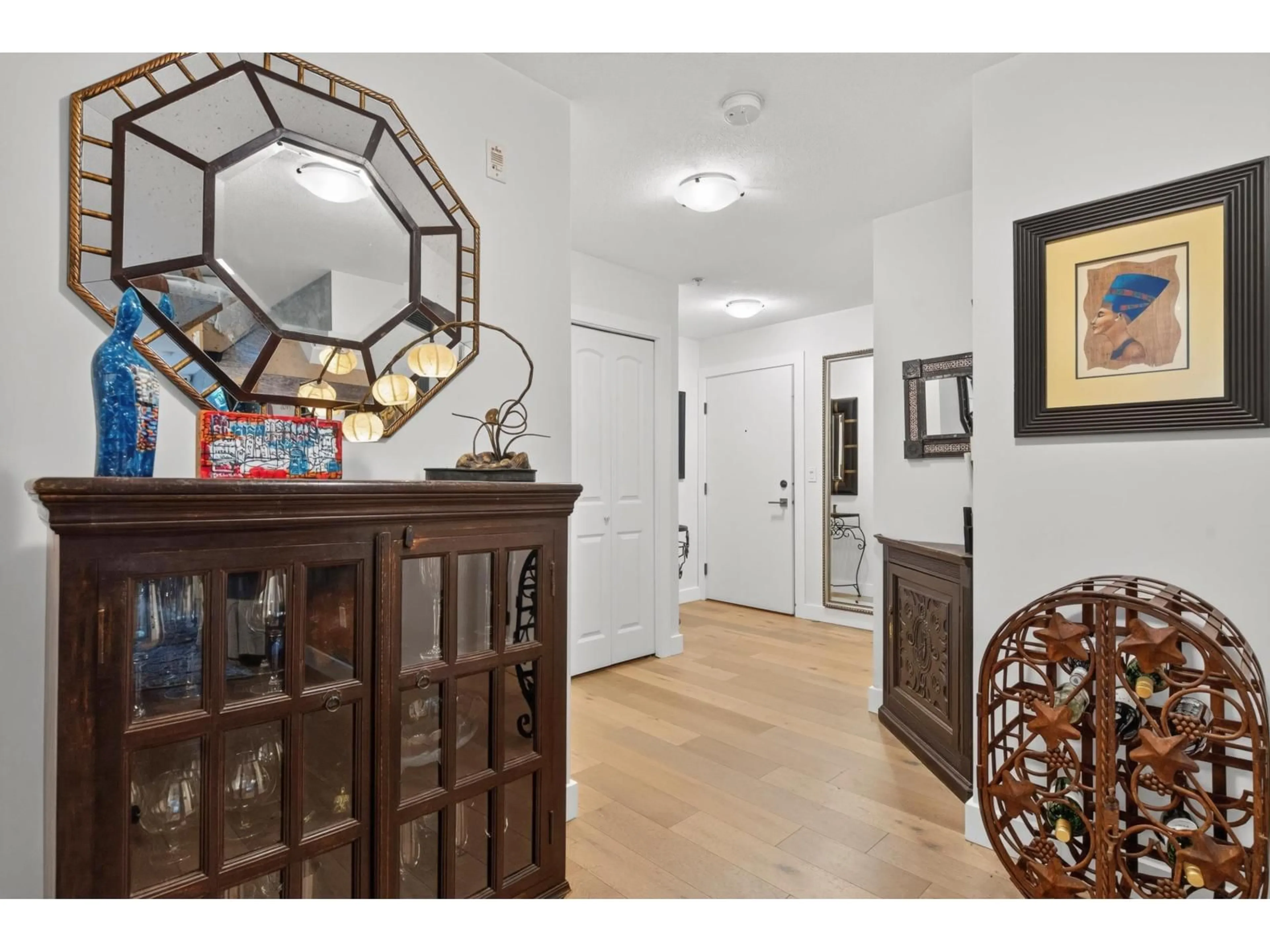 Indoor entryway for 209 - 8717 160 STREET, Surrey British Columbia V4N5X7